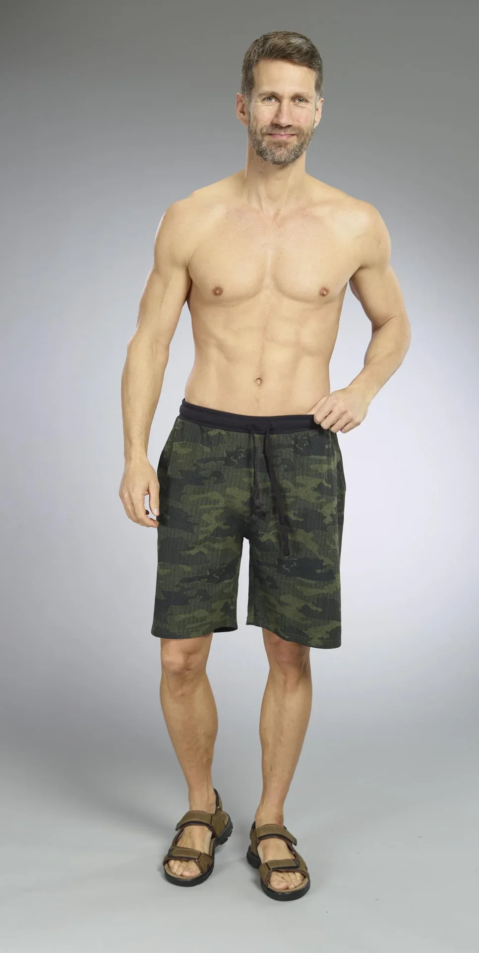 Bermuda Shorts, Farbe camouflage/grün/schwarz, Gr.M - 5