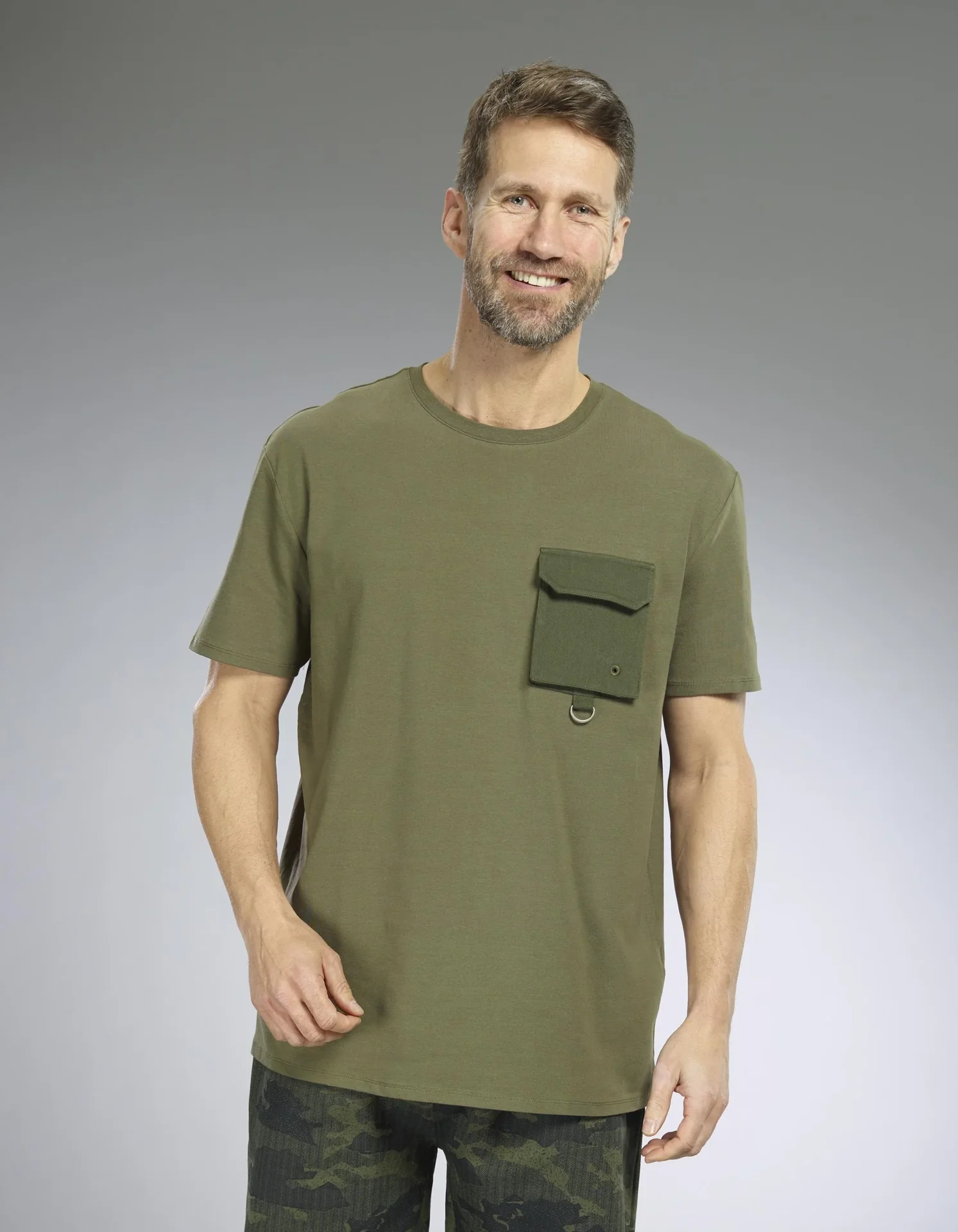 Bermuda Shorts, Farbe camouflage/grün/schwarz, Gr.M - 7