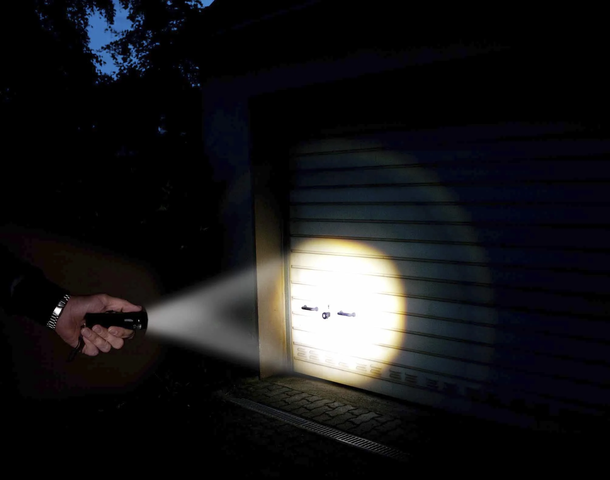 Fokussierbare Taschenlampe aus Aluminium - mit 5 Watt CREE LED - 1