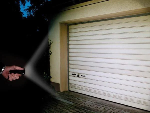 Fokussierbare Taschenlampe aus Aluminium - mit 5 Watt CREE LED - 2