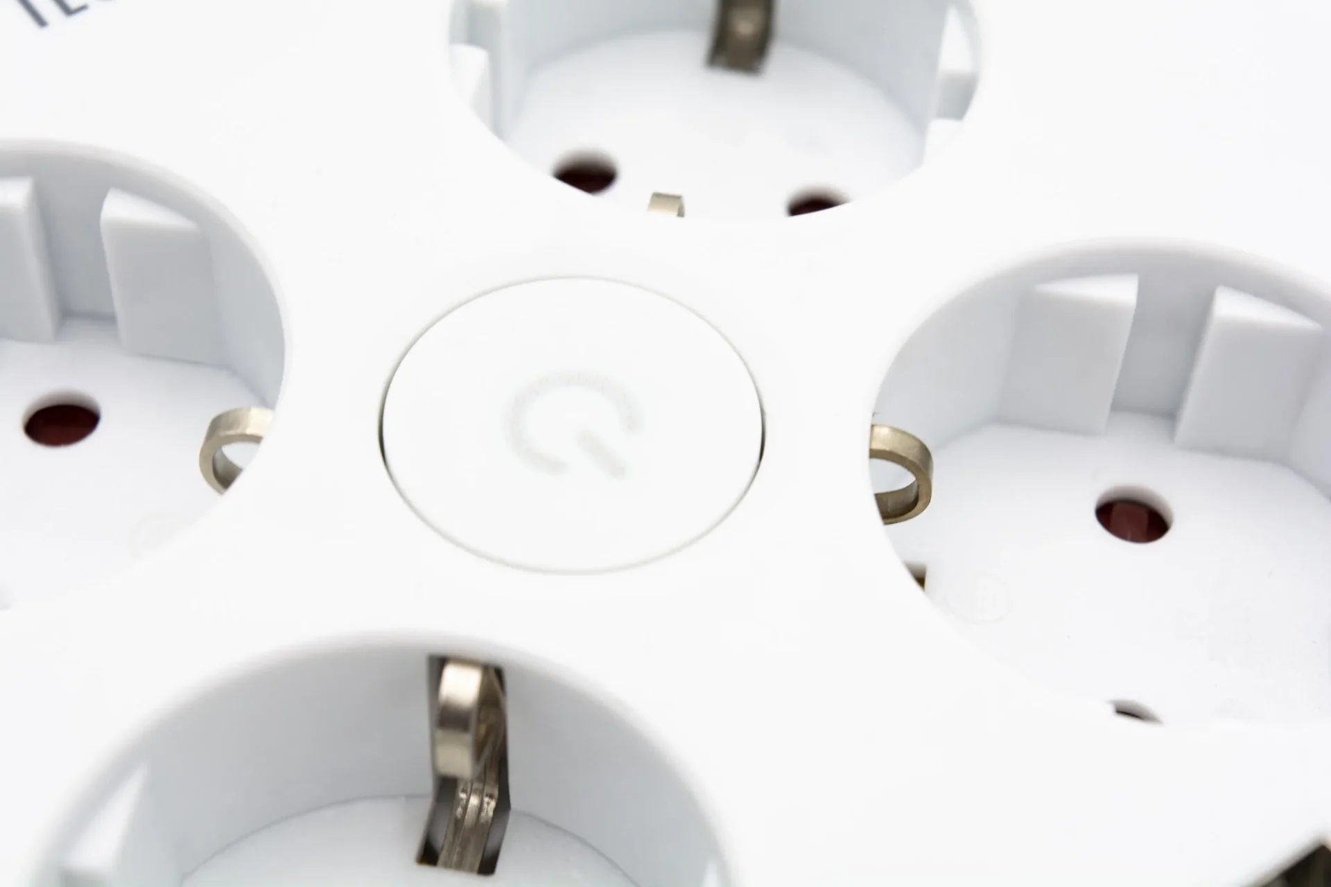 Steckdosenleiste mit Kabeltrommel und USB-A, 4-fach - 0