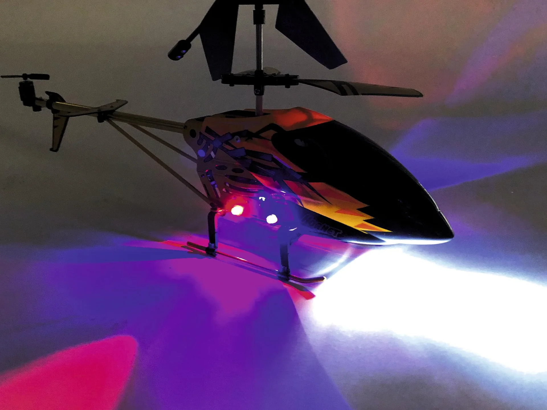 Easy Tyrann Hornet 350 2.4GHz 100% RTF - 1