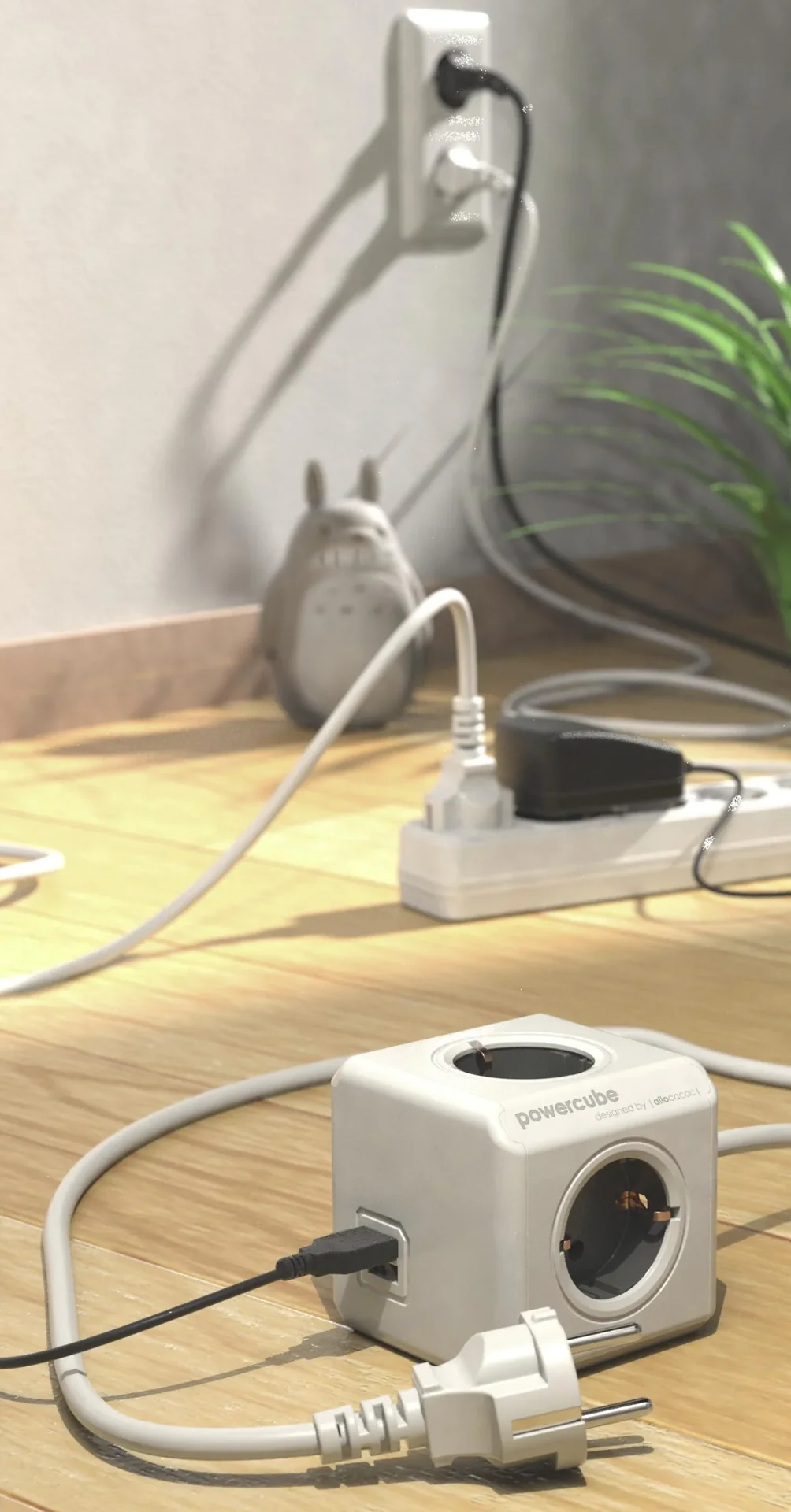 PowerCube Extended Steckdosenwürfel mit 4 Steckdosen und 2 USB Anschlüssen - 0