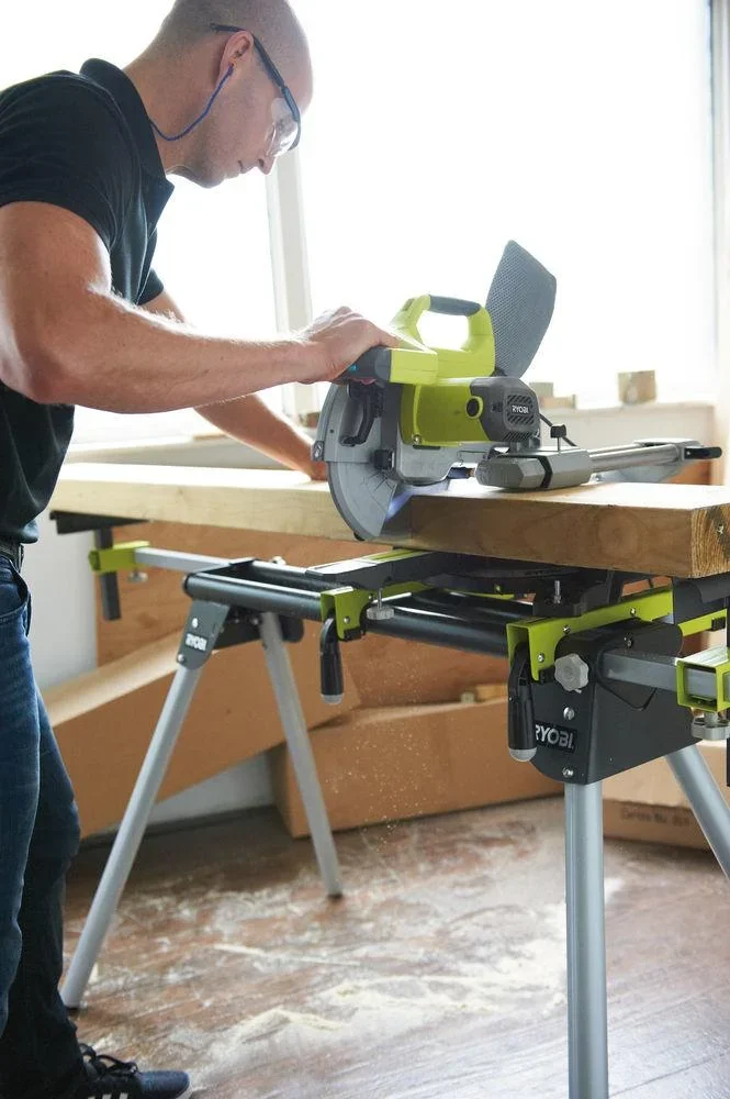 Kapp- und Gehrungssäge mit Zugfunktion, 1500 Watt, Sägeblattdurchmesser 216 mm - 2