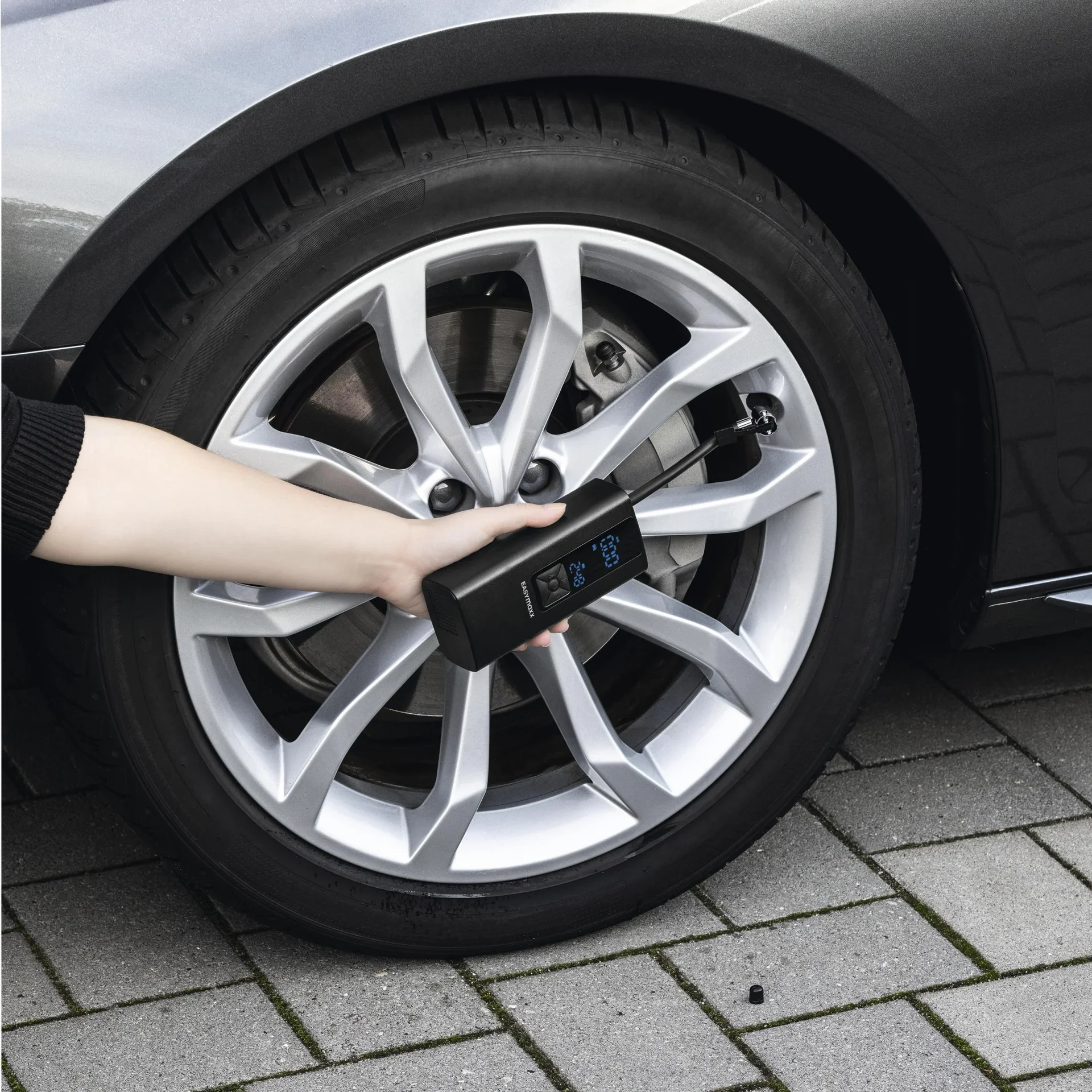 Akku-Handkompressor mit Digital-Display, 12 Volt, schwarz - 2