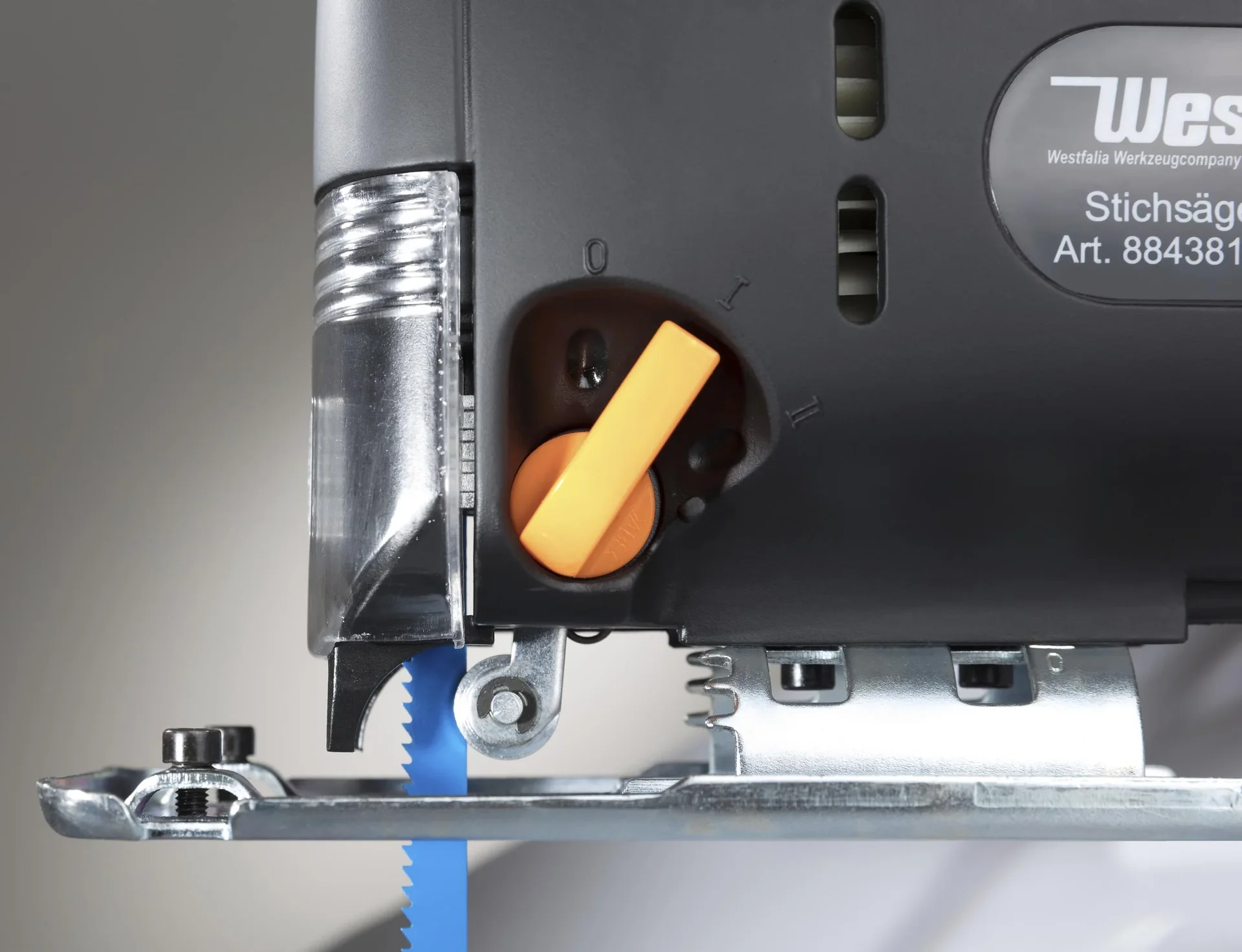 Pendelhub Stichsäge 710 Watt mit 5-teiligem Sägeblatt-Set - 1