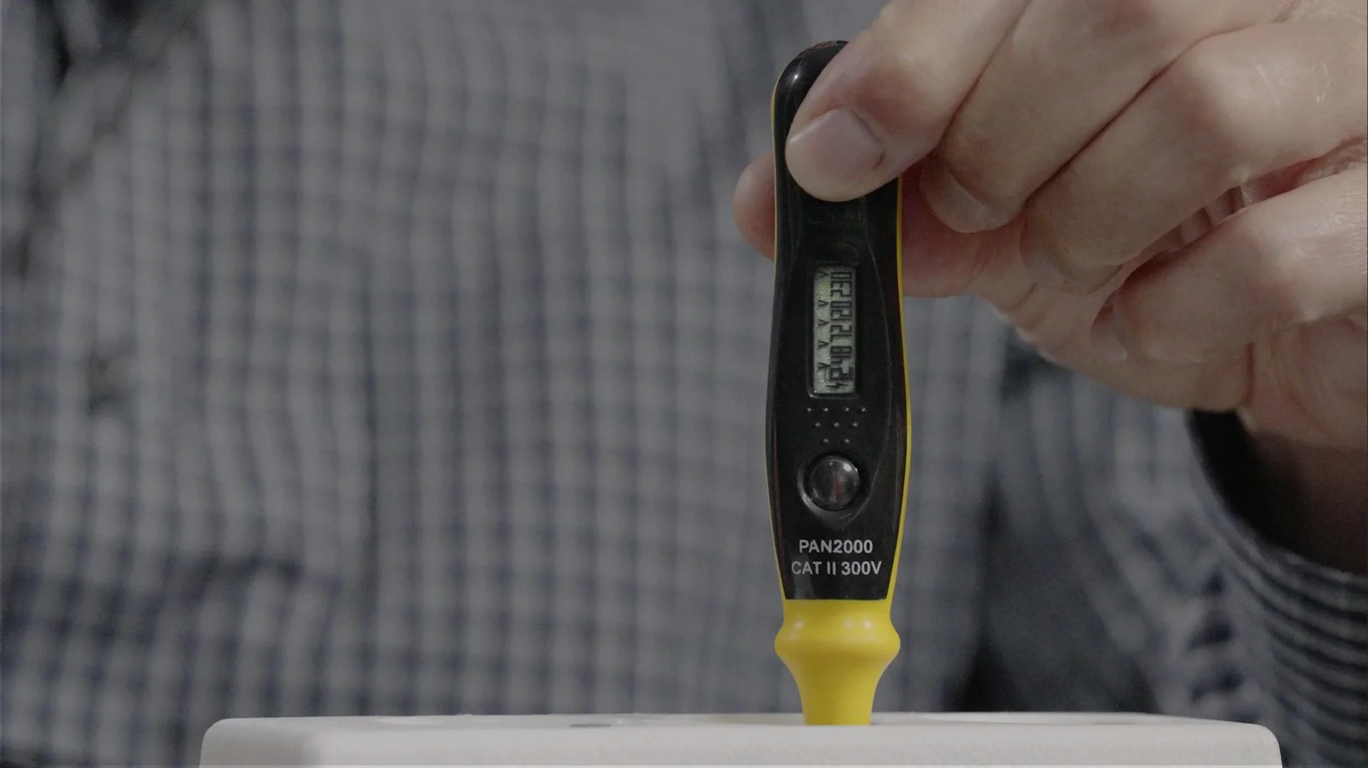 Spannungsprüfer, 1-polig mit LCD-Anzeige, 12-220 V AC/ 12-36 V DC - 2