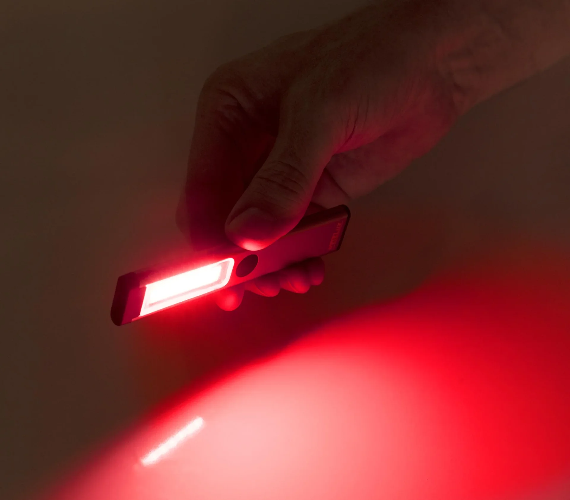 Wiederaufladbares Arbeitslicht, ultradünn, 120 Lumen, dimmbar, 3 Lichtmodi - 1