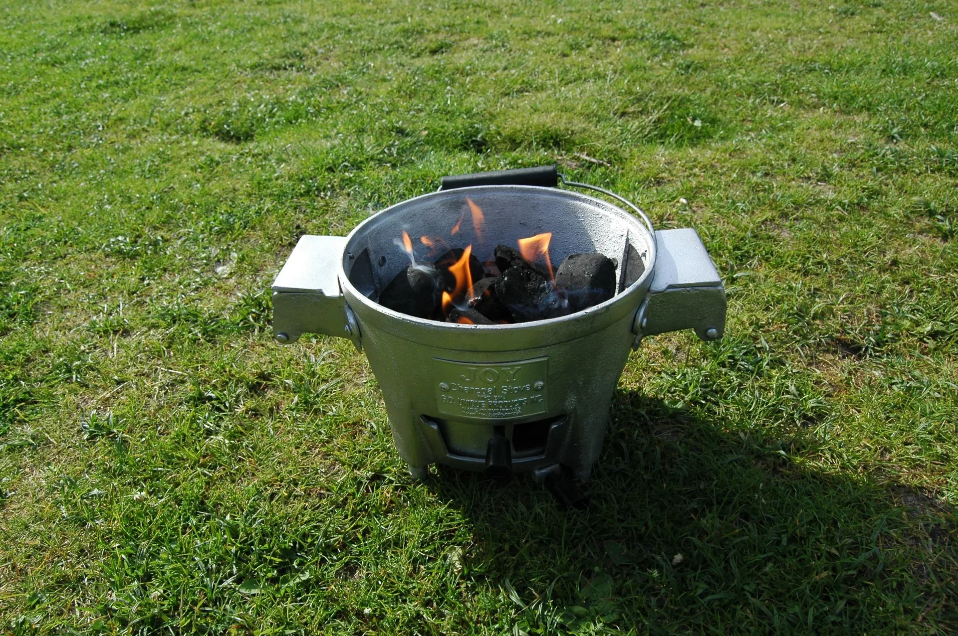 Joy 'Holzkohle' Stove Large - 4