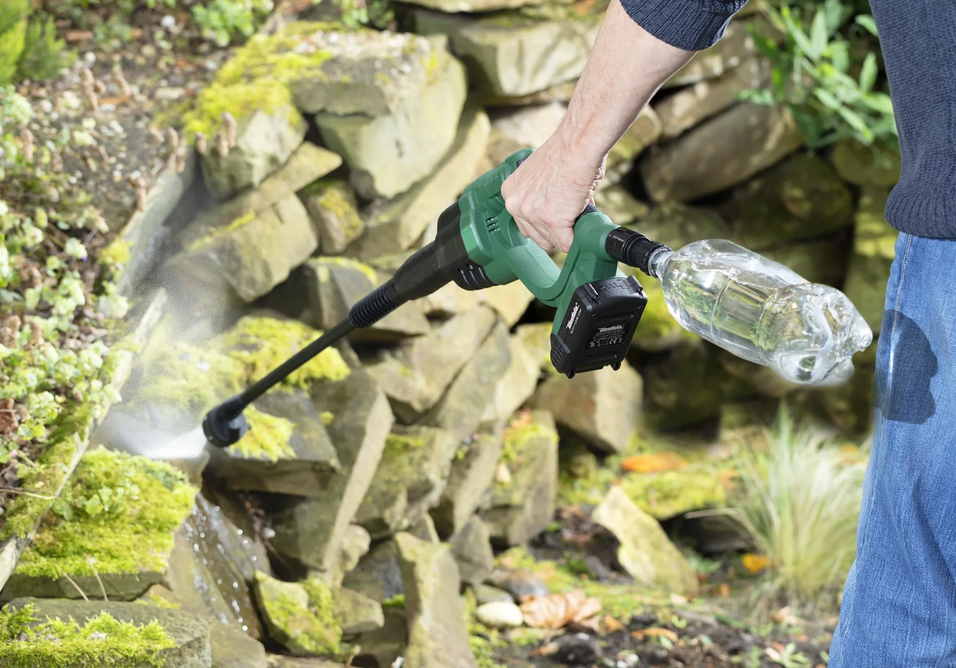 Hochdruckreiniger "Jet Nexx 2", 18 V Li-Ion, inklusive 18 Volt Li - Ion Akku 1,5 Ah und Ladegerät 2,4 A - 1