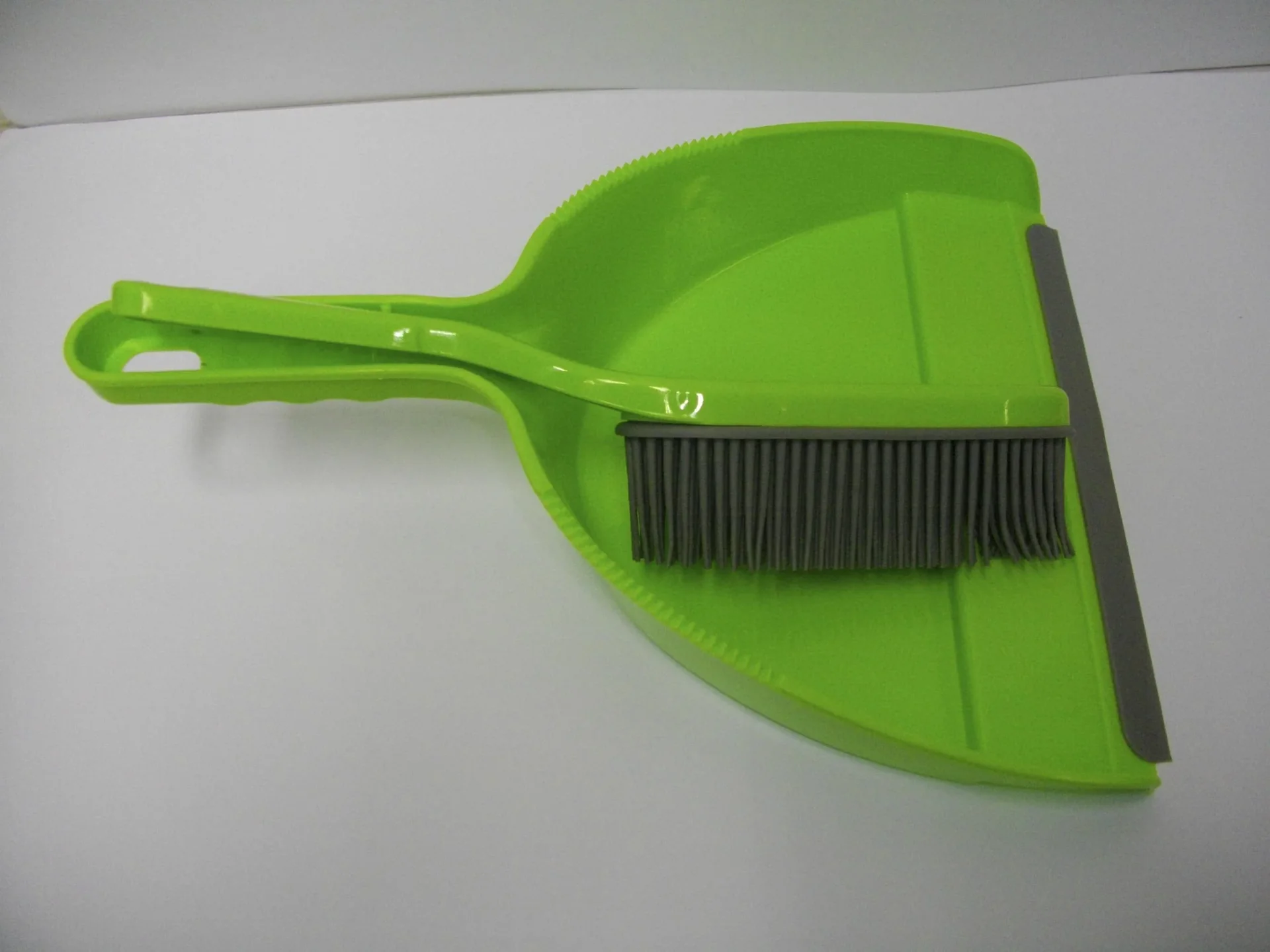 Gummibesen Set, 3teilig - farblich sortiert, Wischbesen + GRATIS Kehrschaufel - 8