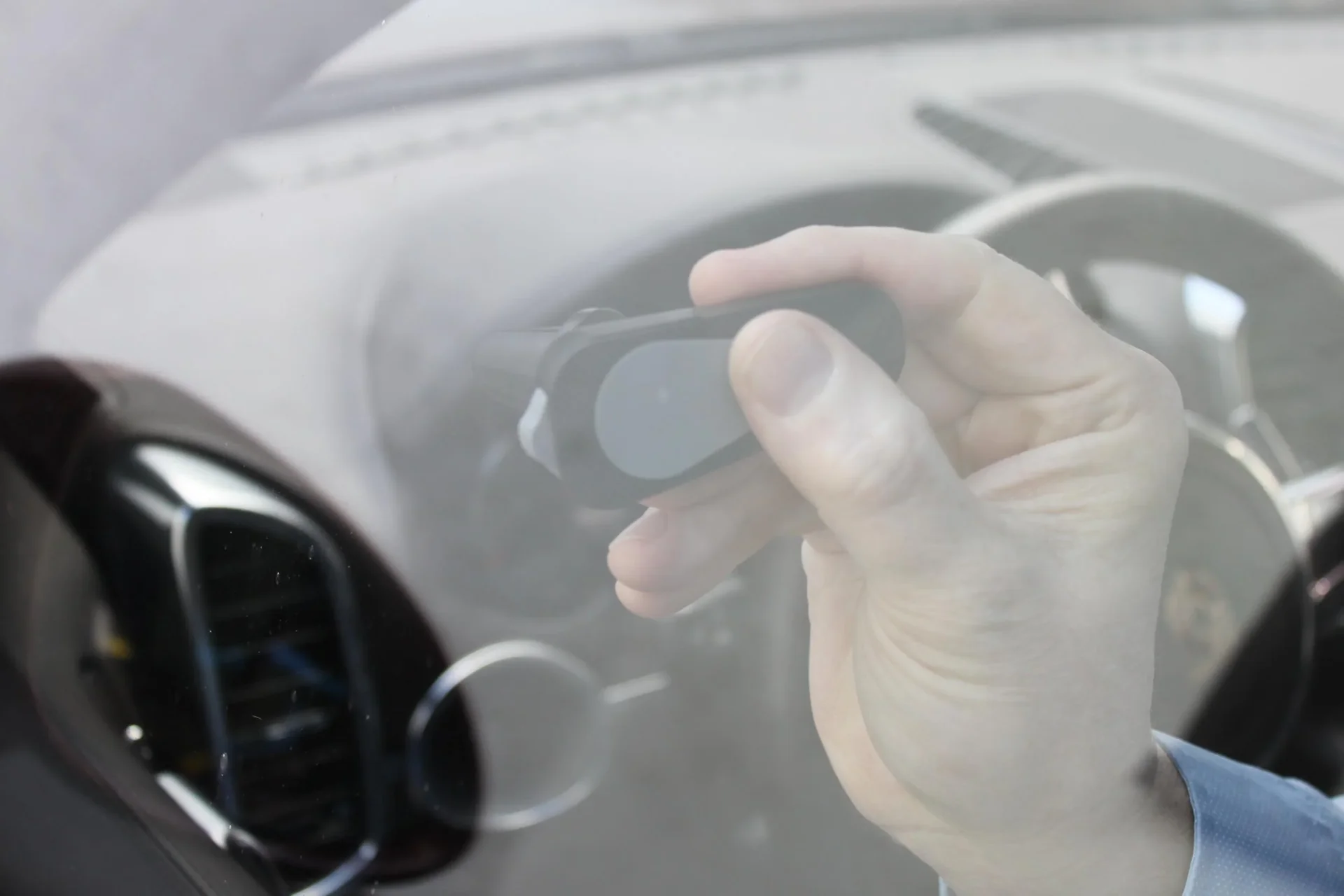 SOS-Handyhalter - magnetisch - 1