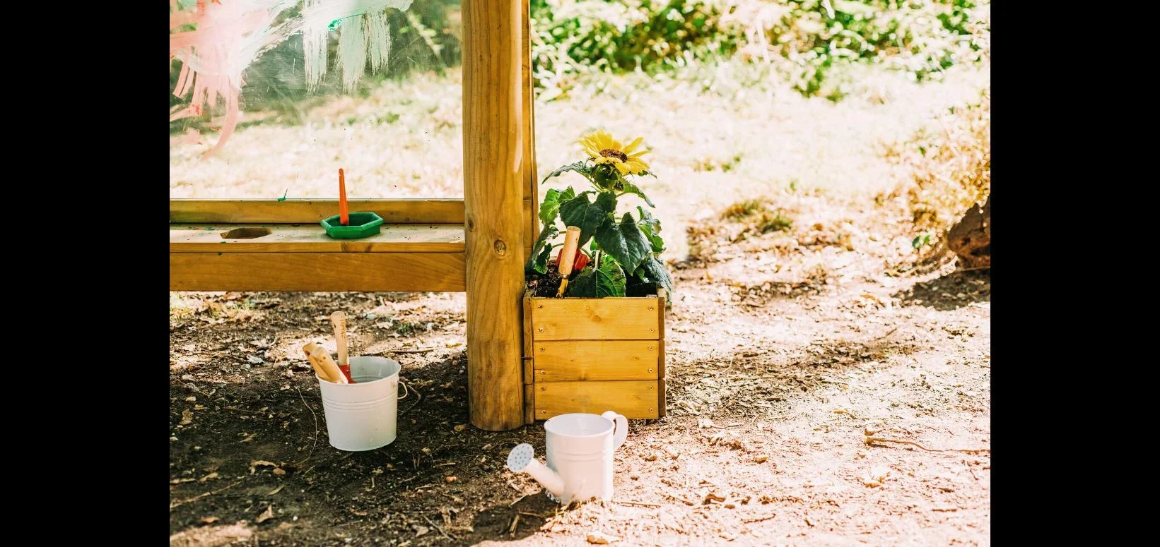 Discovery Tafel Outdoor Schreib- und Maltafel für Kinder aus Holz, Pflanzkübel, Windspiel, natur - 0