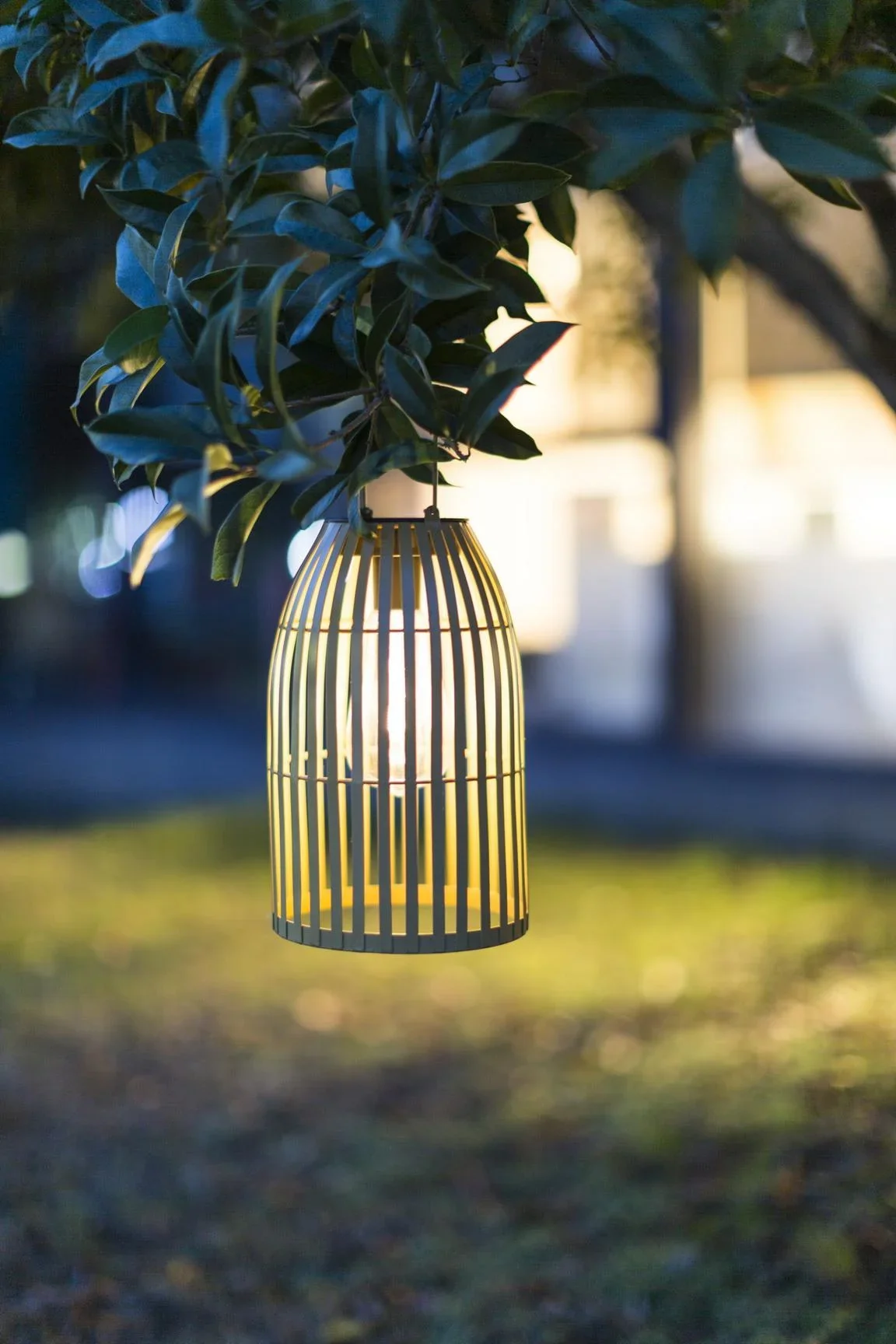 LED Solar Laterne aus Metall mit Henkel - 0