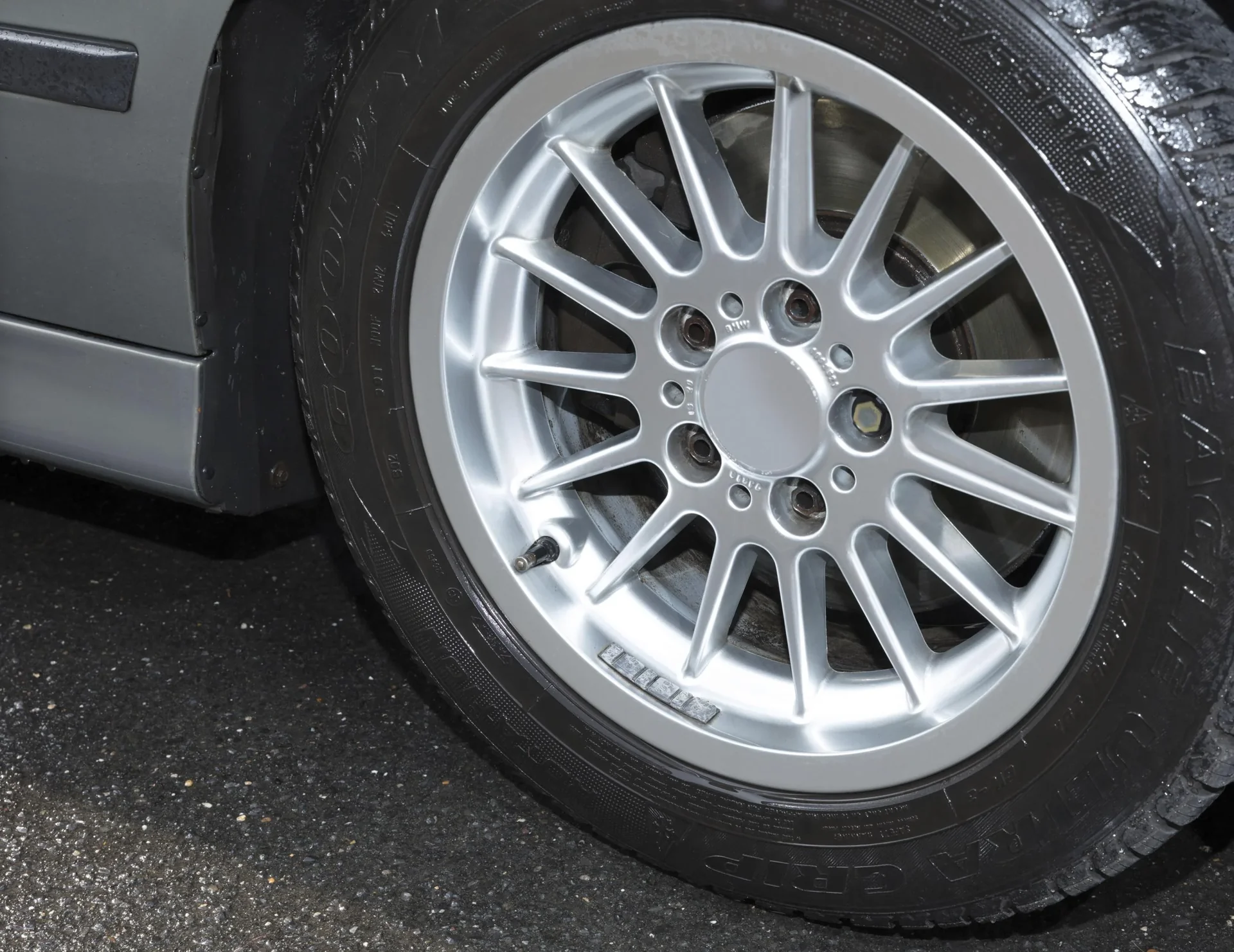 High-Tech Felgen Reinigungsbürste - extrem einfache und schnelle Reinigung von Felgen - 0