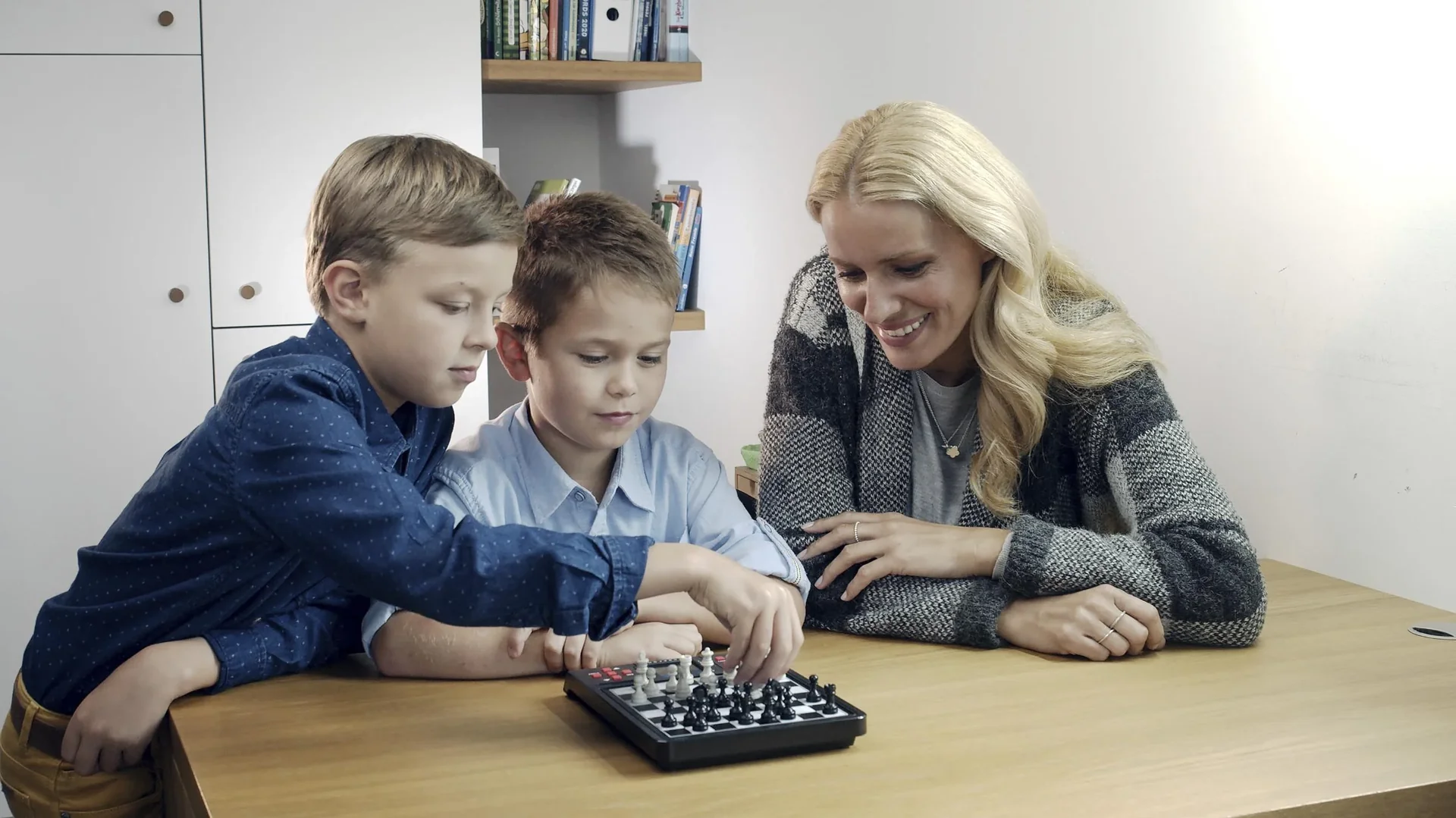 Schachcomputer Karpov Schachschule - 2