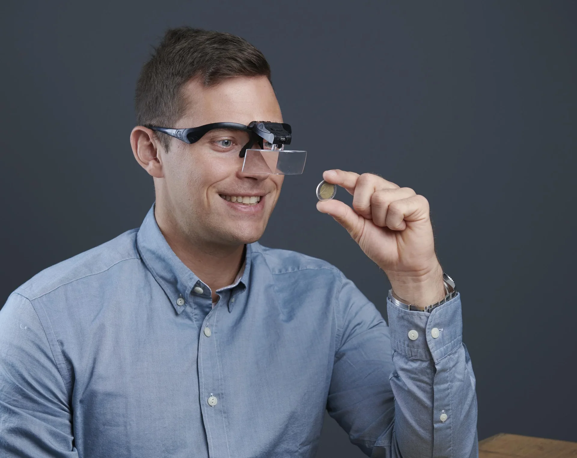 LED-Lupenbrille mit 5 Vergrößerungseinsätzen - 9