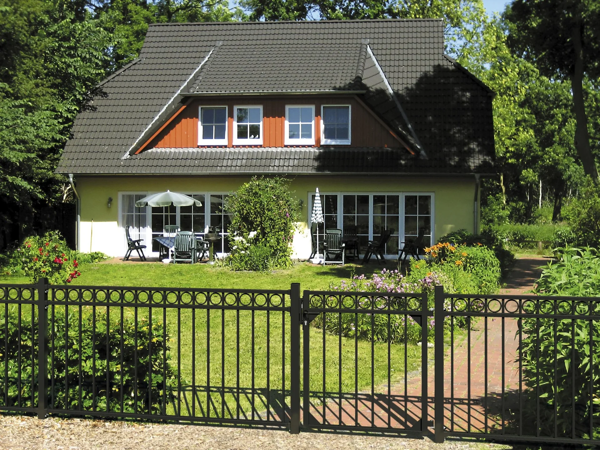 Zaunkomplettset Circle, zum Einbetonieren, matt-schwarz, Höhe 120 cm, Länge 10 m - 0