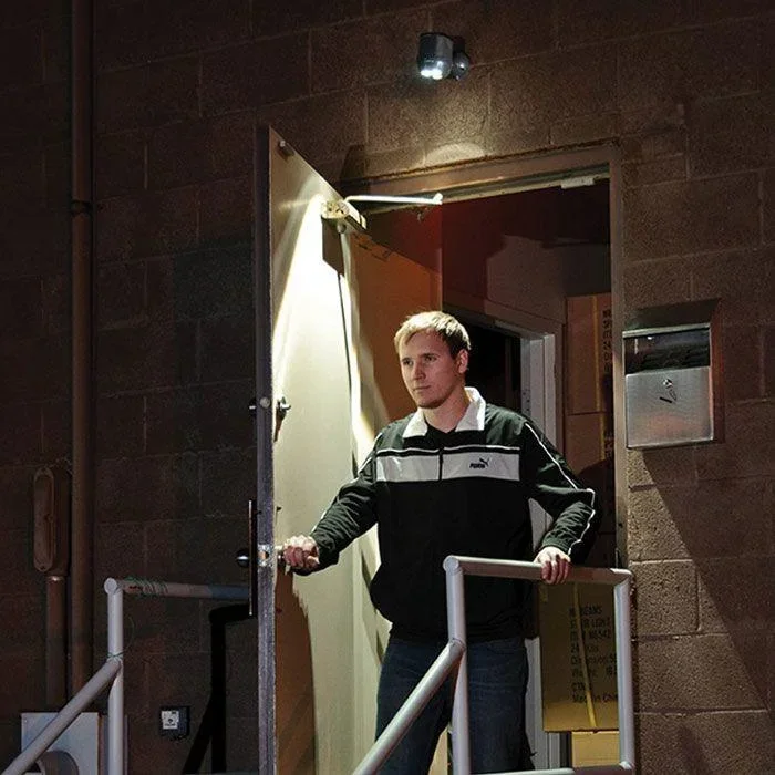 LED Scheinwerfer MB390 mit Bewegungsmelder 2er Pack braun 400Lumen IP66 - 0