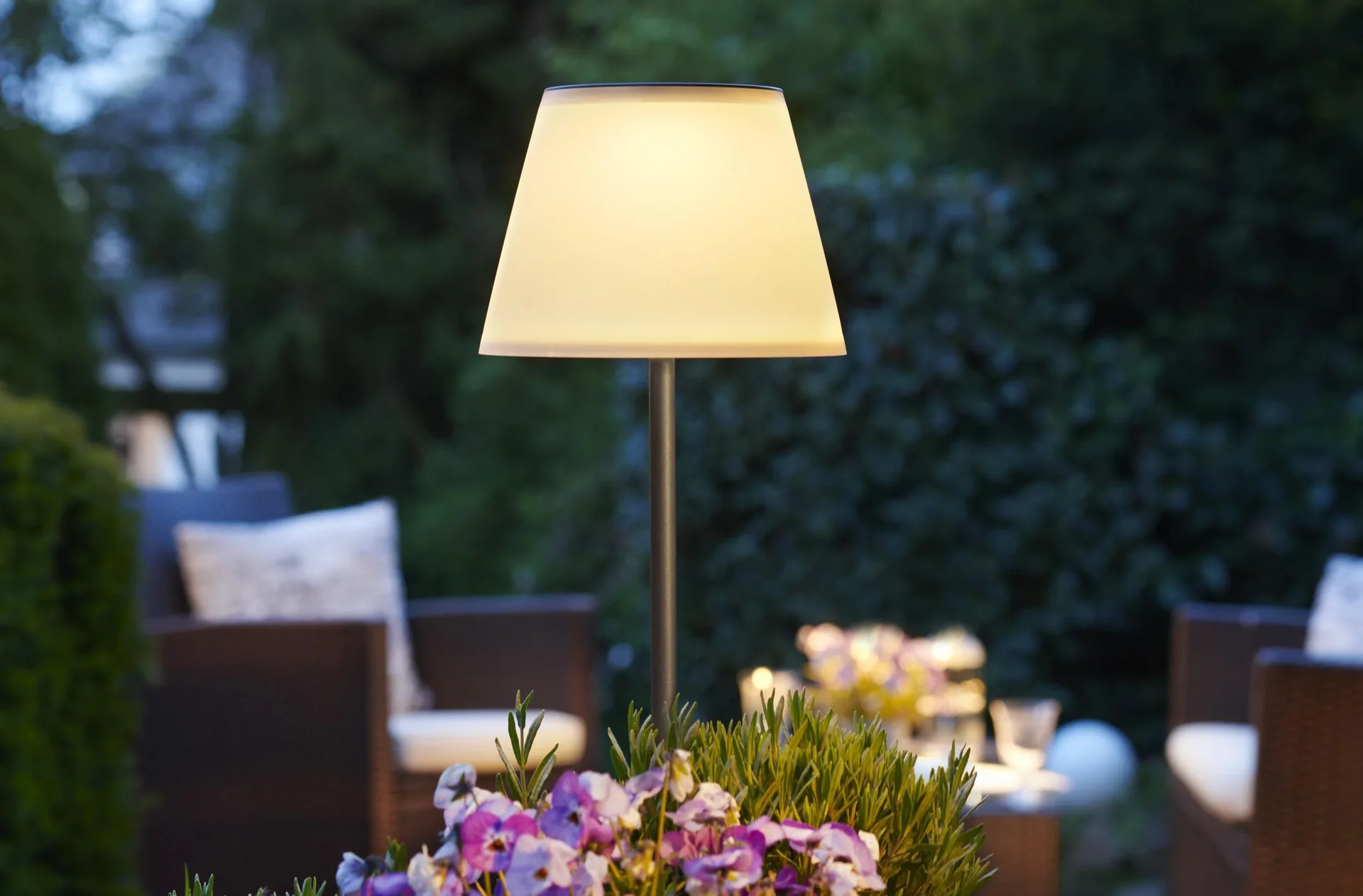 Solar Gartenleuchte 2in1 in warmweiß und Farbwechsel - 9