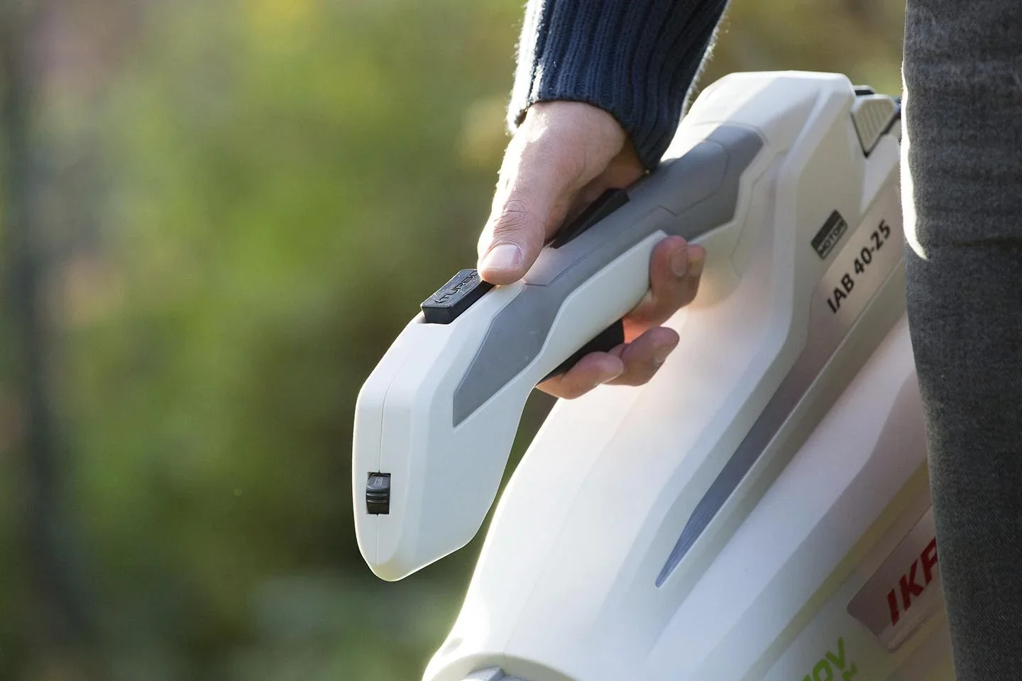 Akku Bläser - mit Akku und Ladegerät - 0