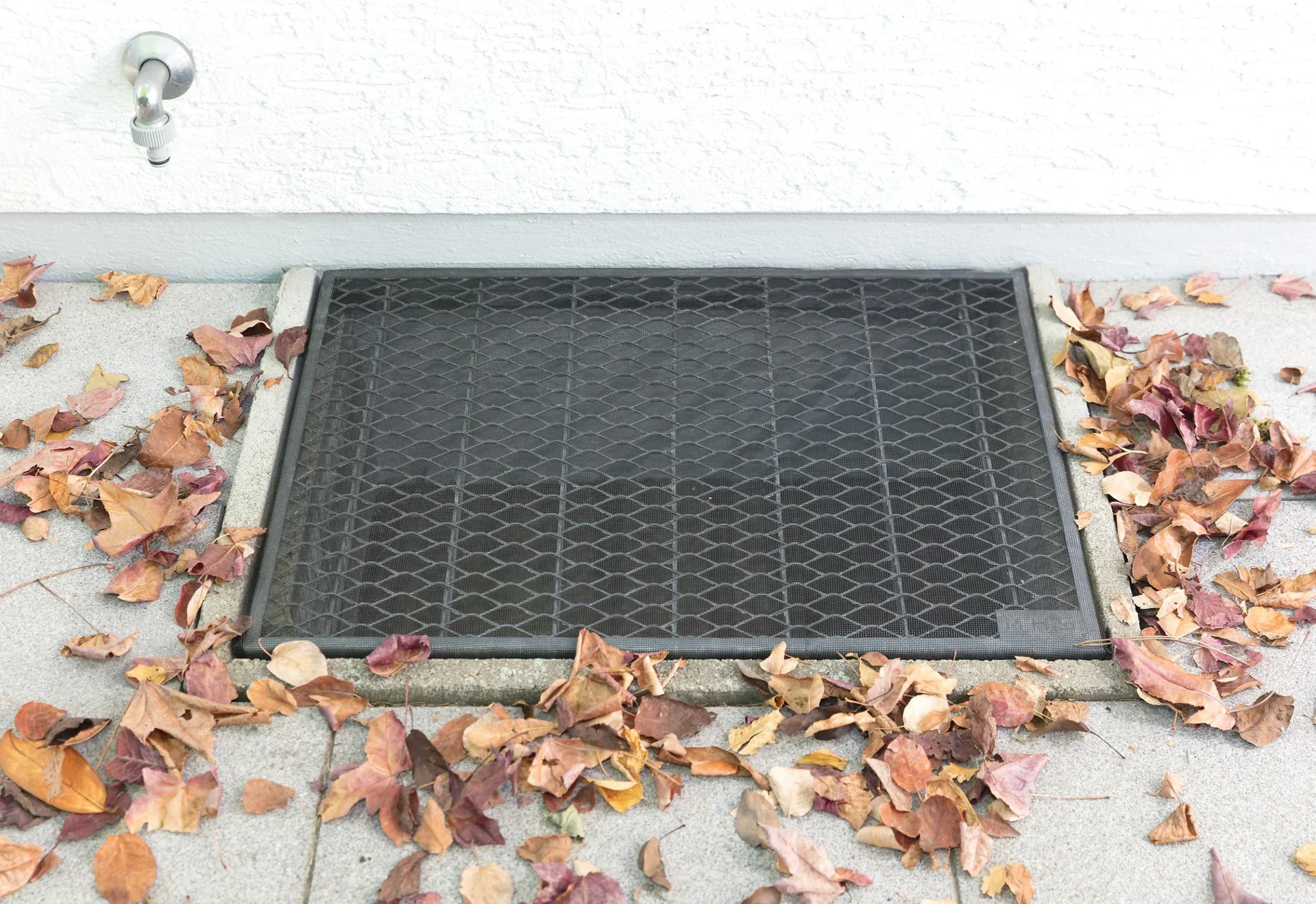 Schmutz- und Kleintier Abweiser für Lichtschächte, Fiberglasgewebe - 9