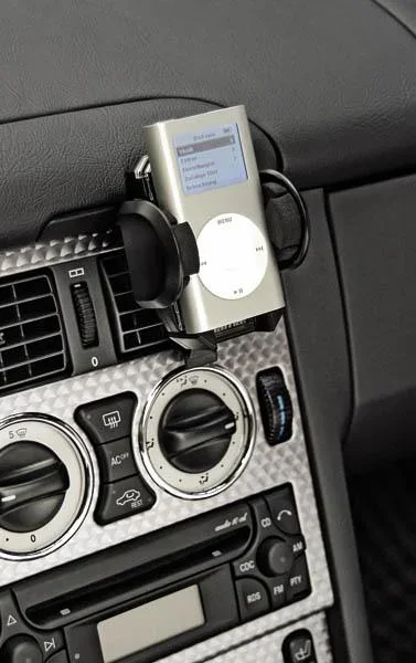 3in1 Multihalter, universell einsetzbar für MP3 Player, Handy, Navi usw. - 1