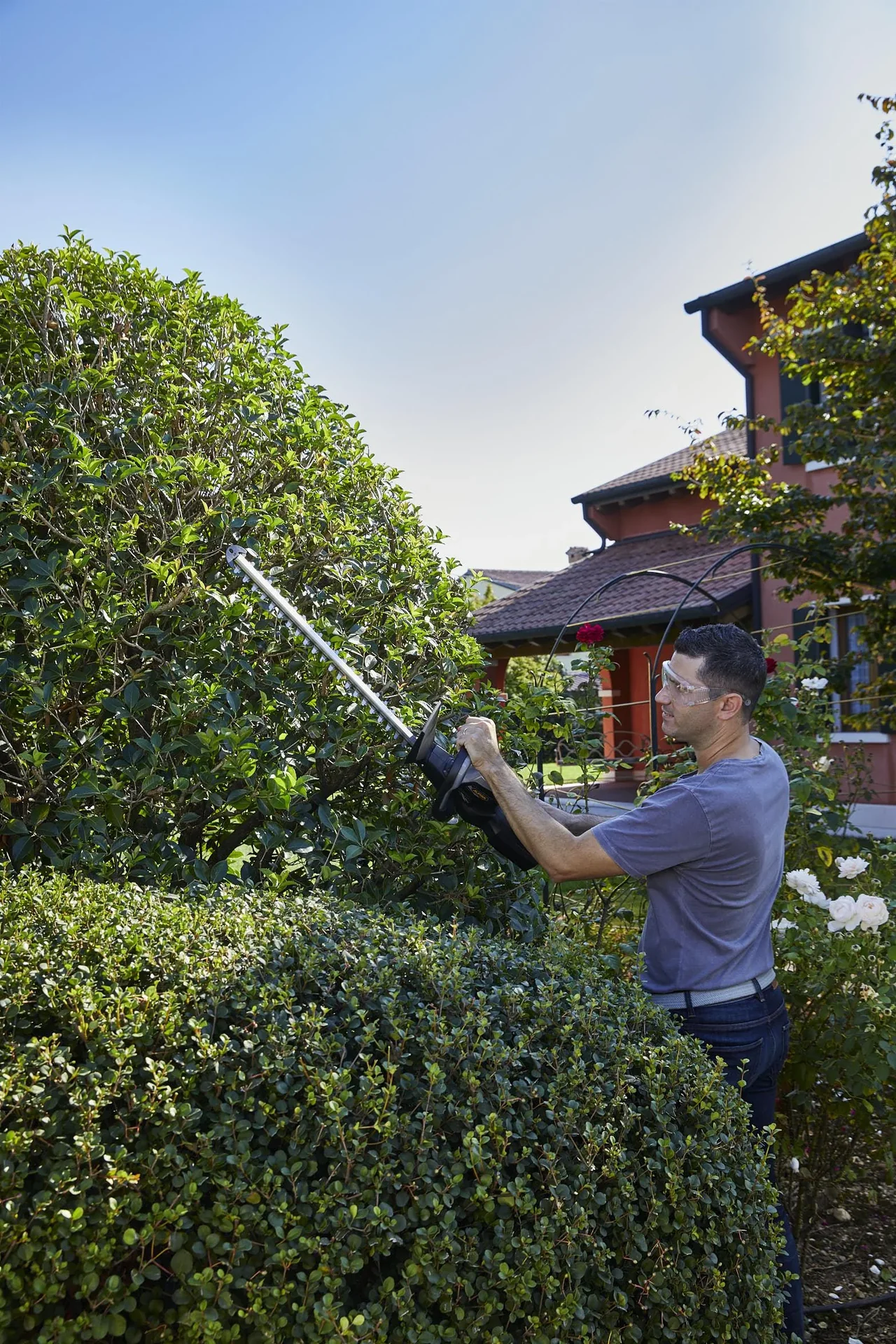 Akku-Heckenschere "AHT 20 Li", mit Akku und Ladegerät - 0