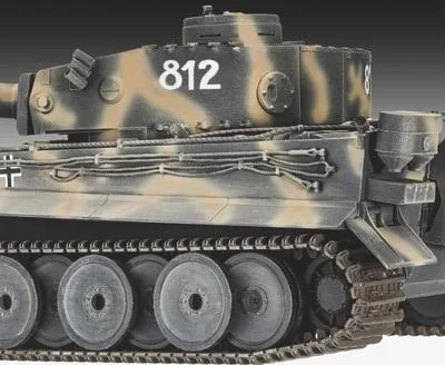 Geschenkset Tiger I Ausf.E 75th Anniversary im Maßstab 1/35 - 335 Einzelteile - 1
