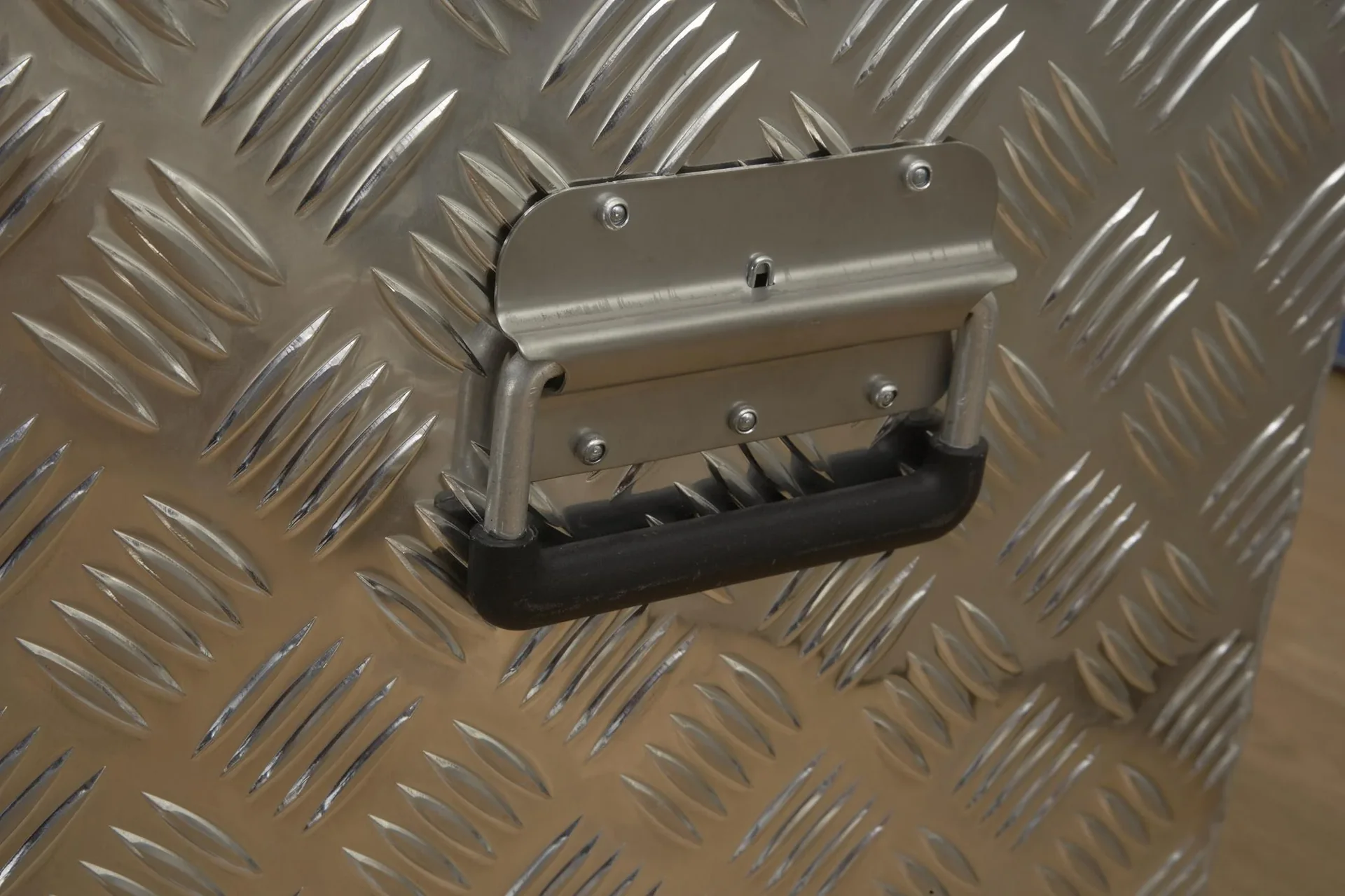 Riffelblechbox EXTREME, 883L - 8