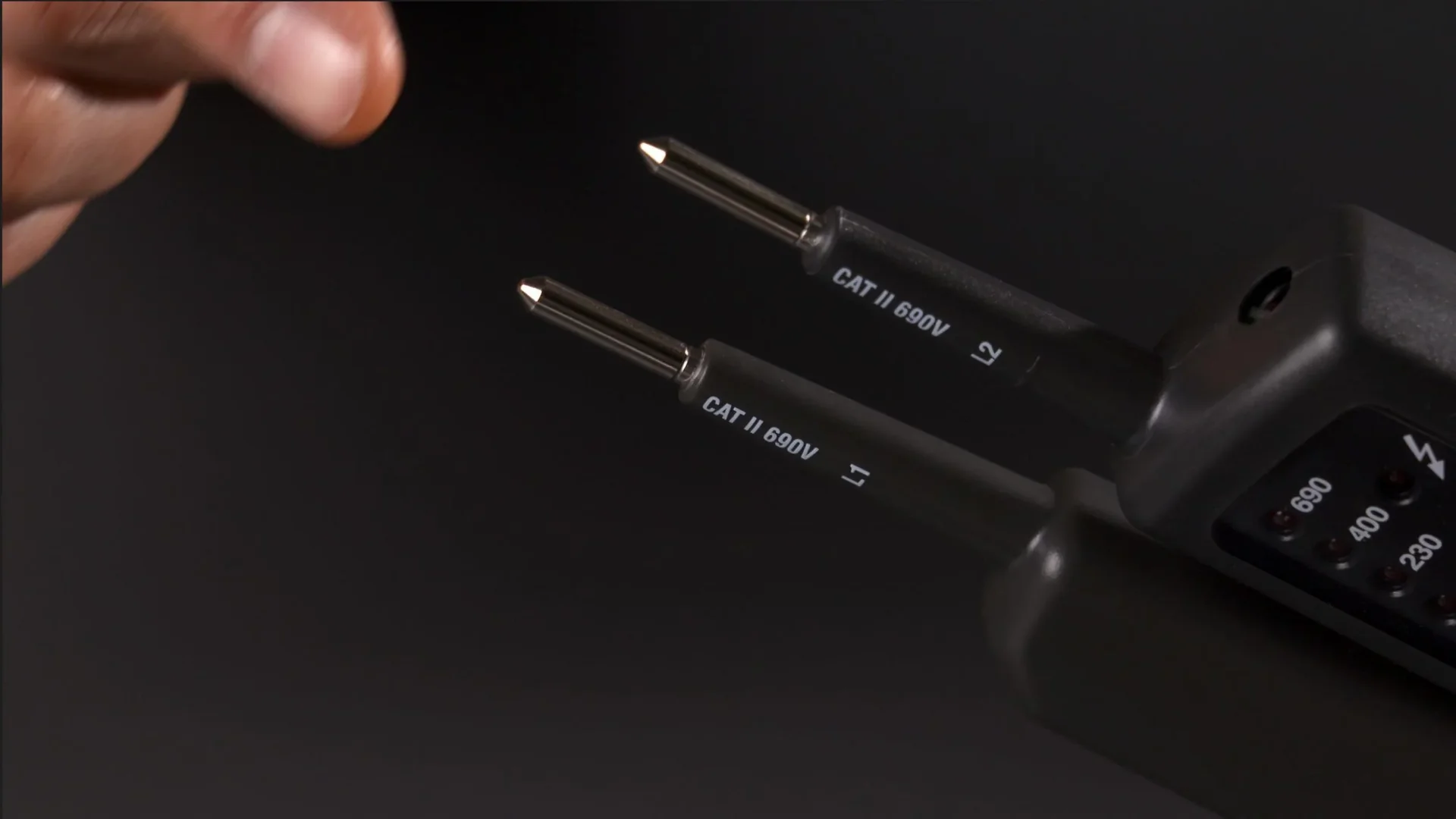 Spannungs- & Durchgangsprüfer 690V AC/DC mit LED- und Drehfeld-Anzeige - 2