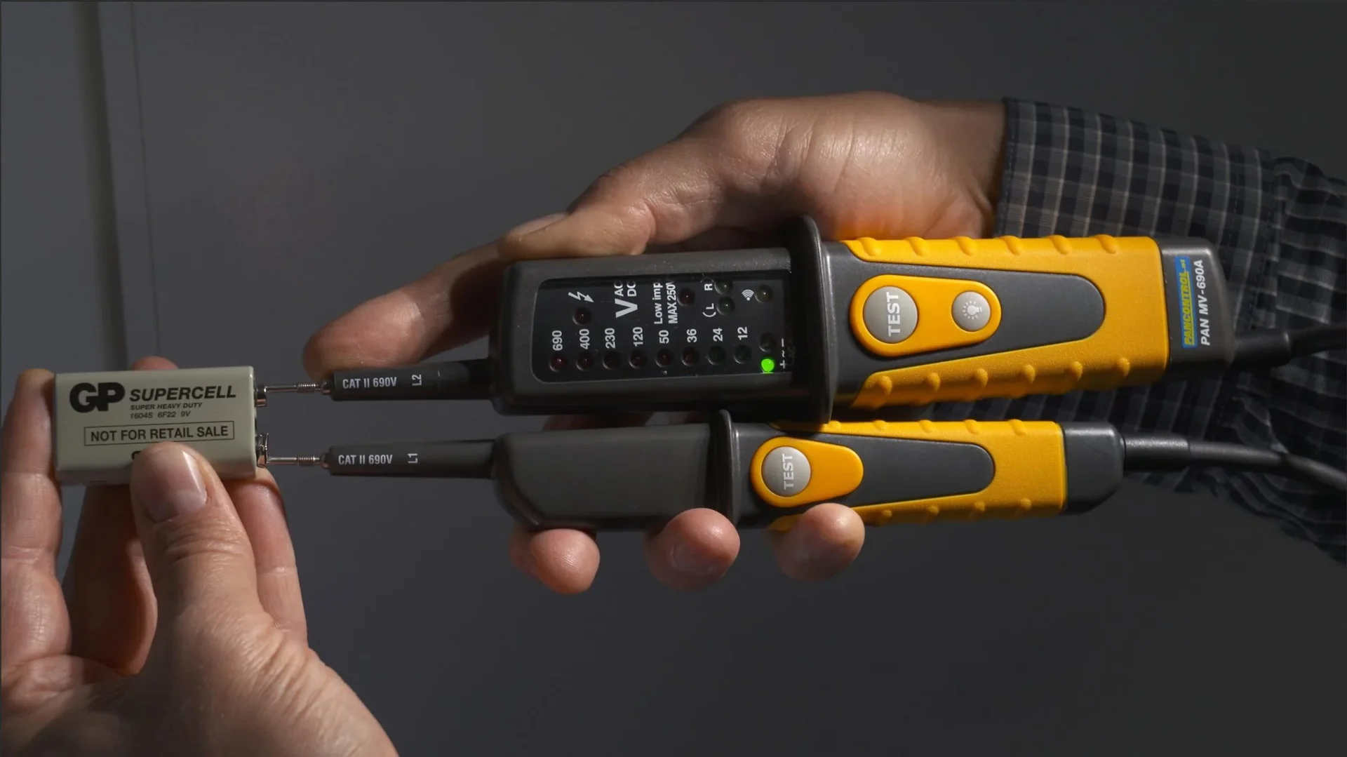 Spannungs- & Durchgangsprüfer 690V AC/DC mit LED- und Drehfeld-Anzeige - 4