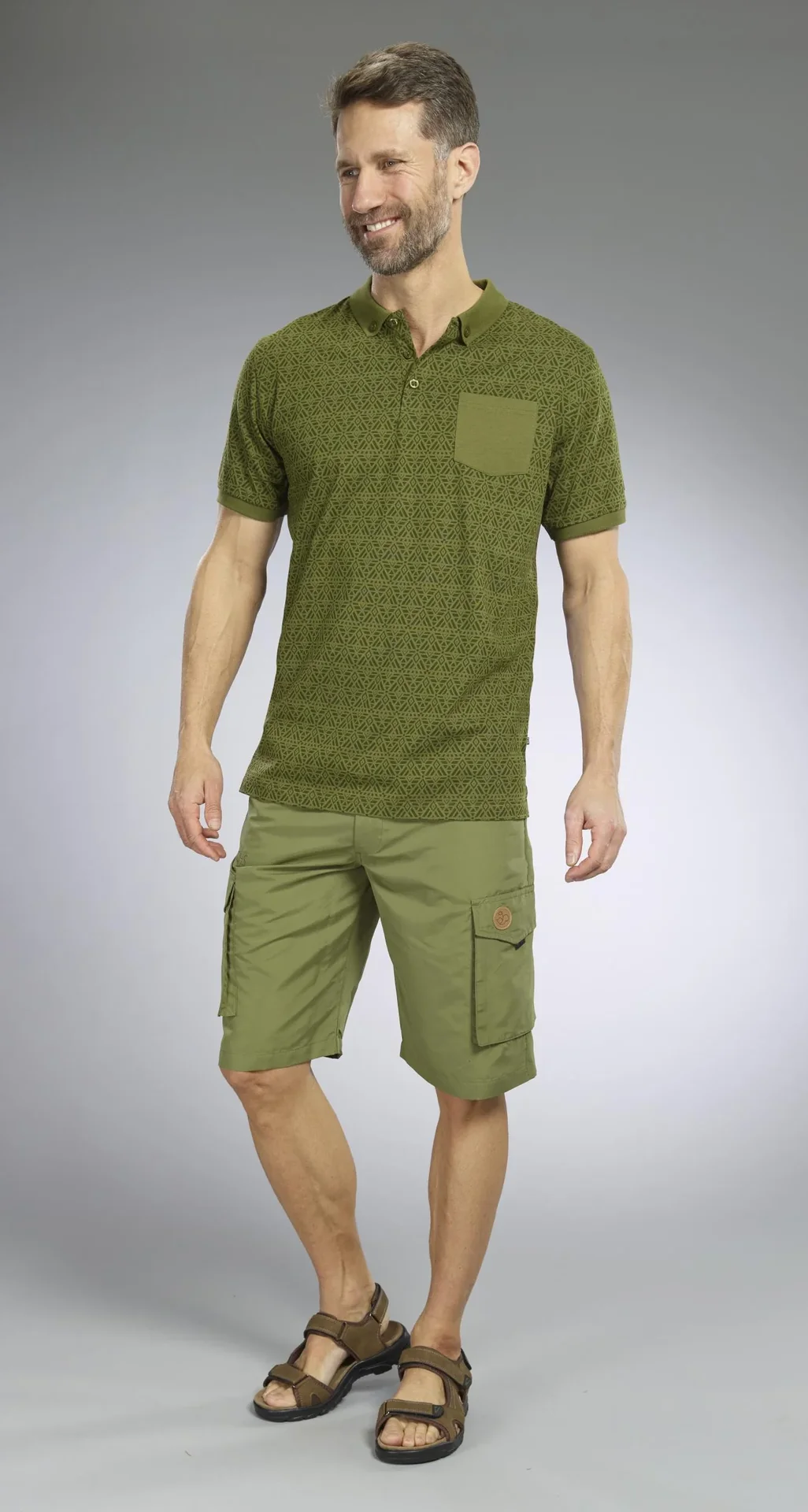 Shorts, Farbe oliv, Gr.M - 7