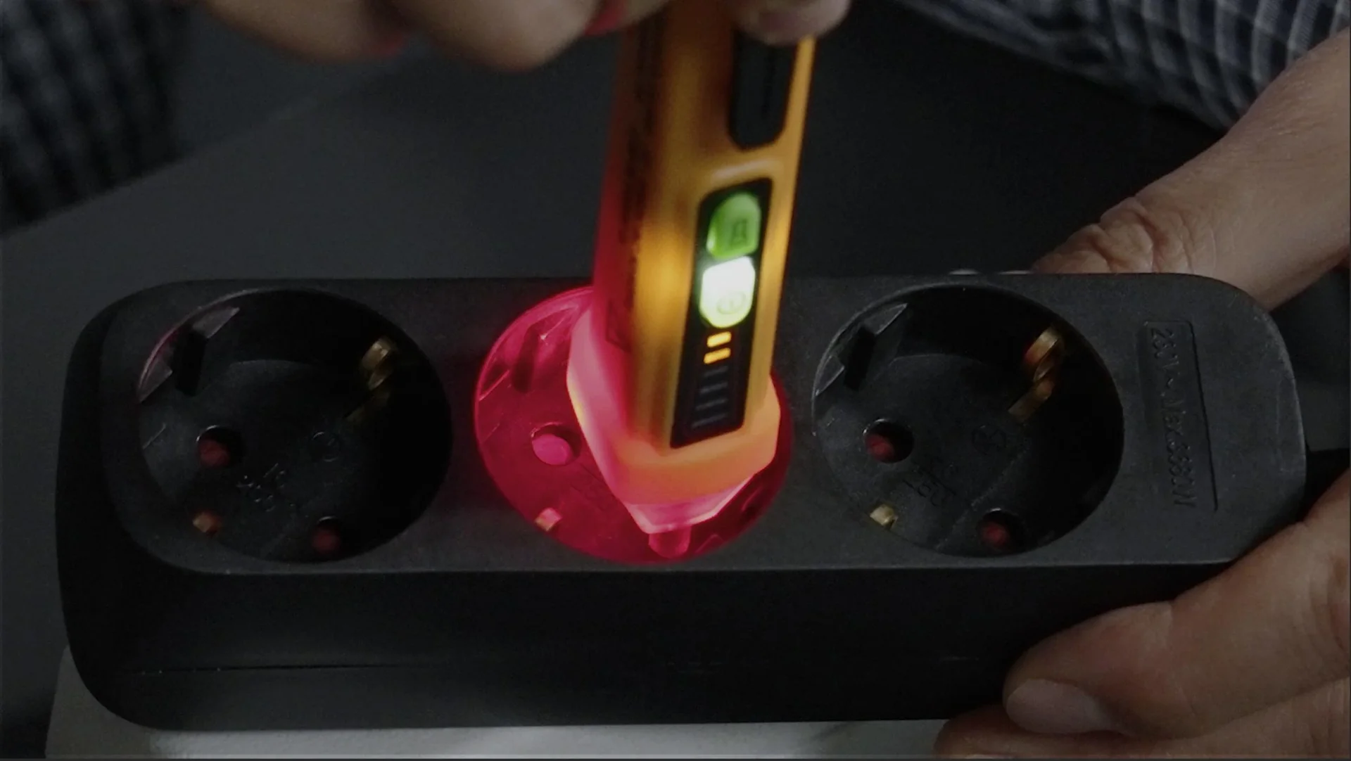 Voltfinder - kontaktloser Spannungsprüfer - 7