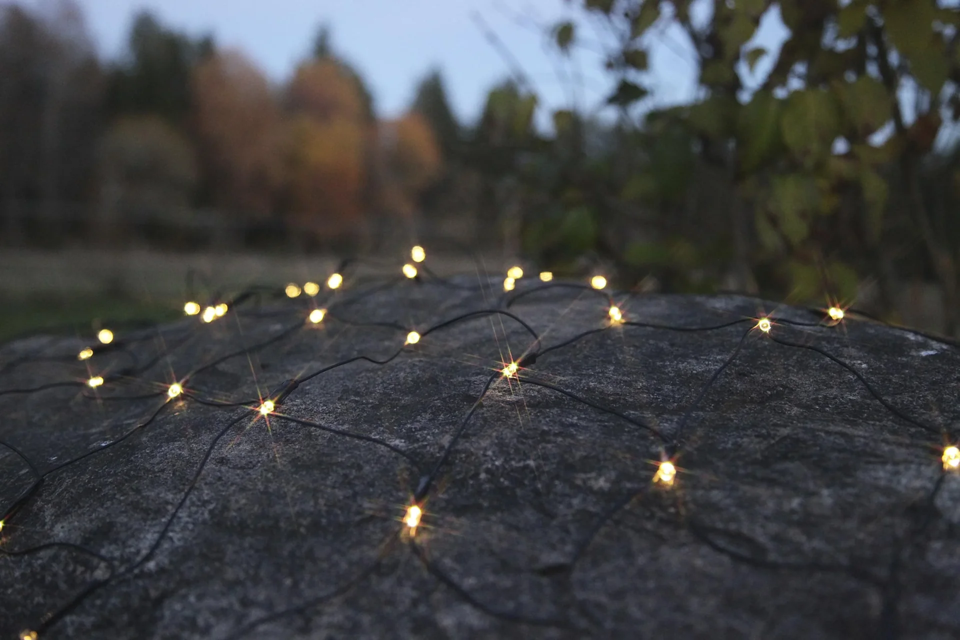 LED Lichternetz mit 160 warmweißen LEDs, 4 x 1 Meter für den Innen-und Außenbereich - 0