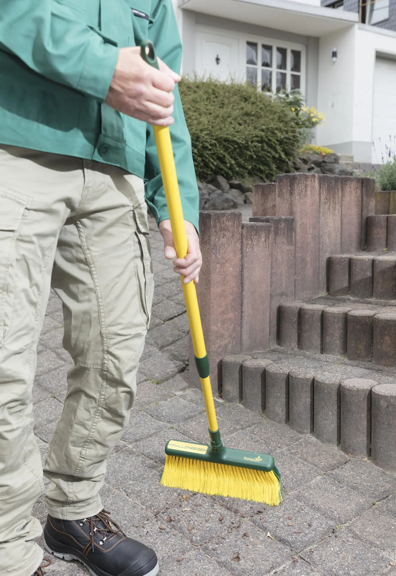 Krallenbesen mit Teleskopstiel, 35 cm breit - 2