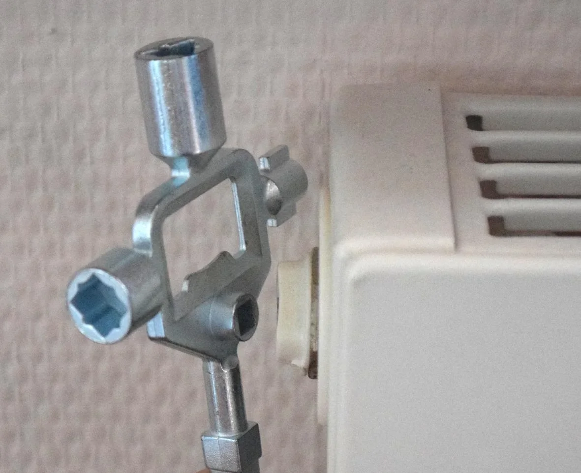 Handwerkerschlüssel mit 13 Funktionen - 5