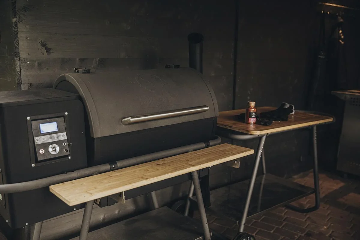 PelletGrill - Sheriff inklusive Ablagebrett und Halterungen - 2