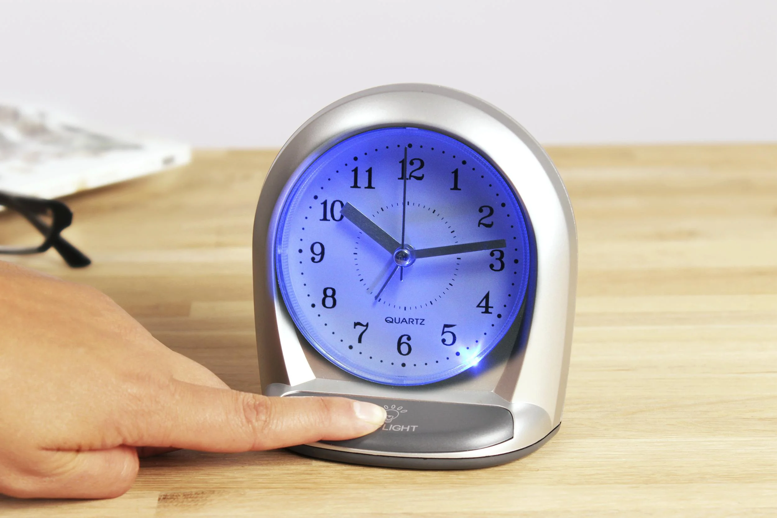 LED Wecker, leuchtend - 0