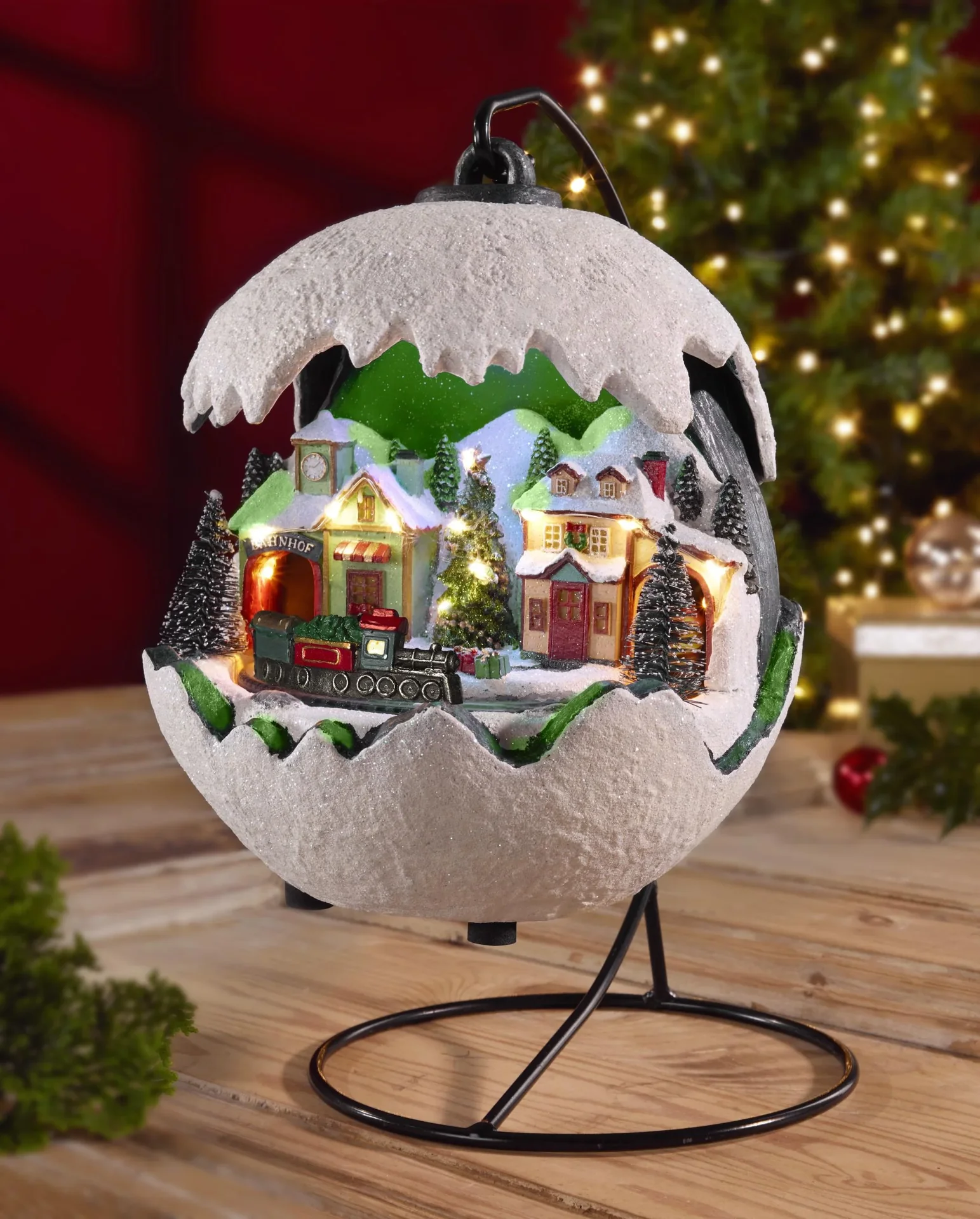 Weihnachtskugel 2021 mit fahrendem Zug, LED Licht und Musik - 3