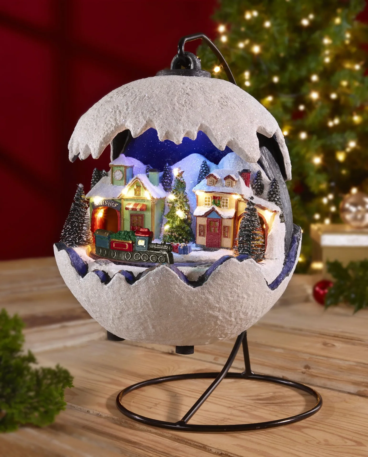 Weihnachtskugel 2021 mit fahrendem Zug, LED Licht und Musik - 4