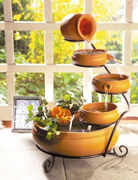 Solarbetriebener Kaskadenbrunnen - 1