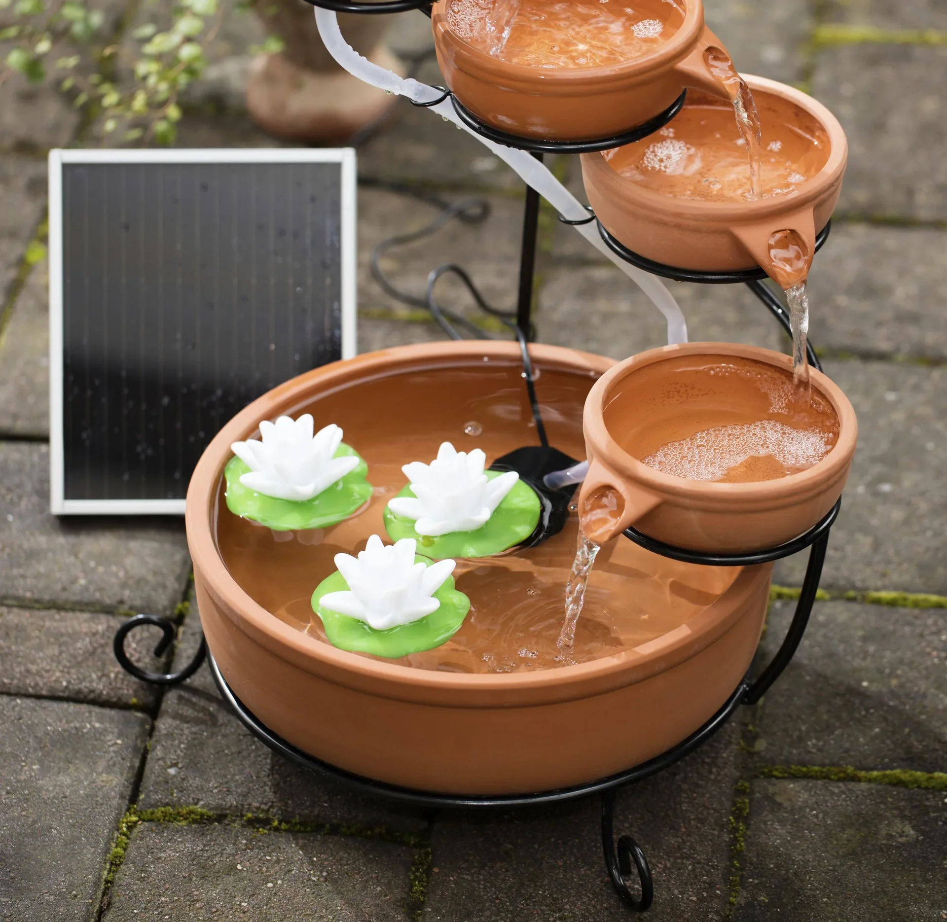 Solarbetriebener Kaskadenbrunnen - 2