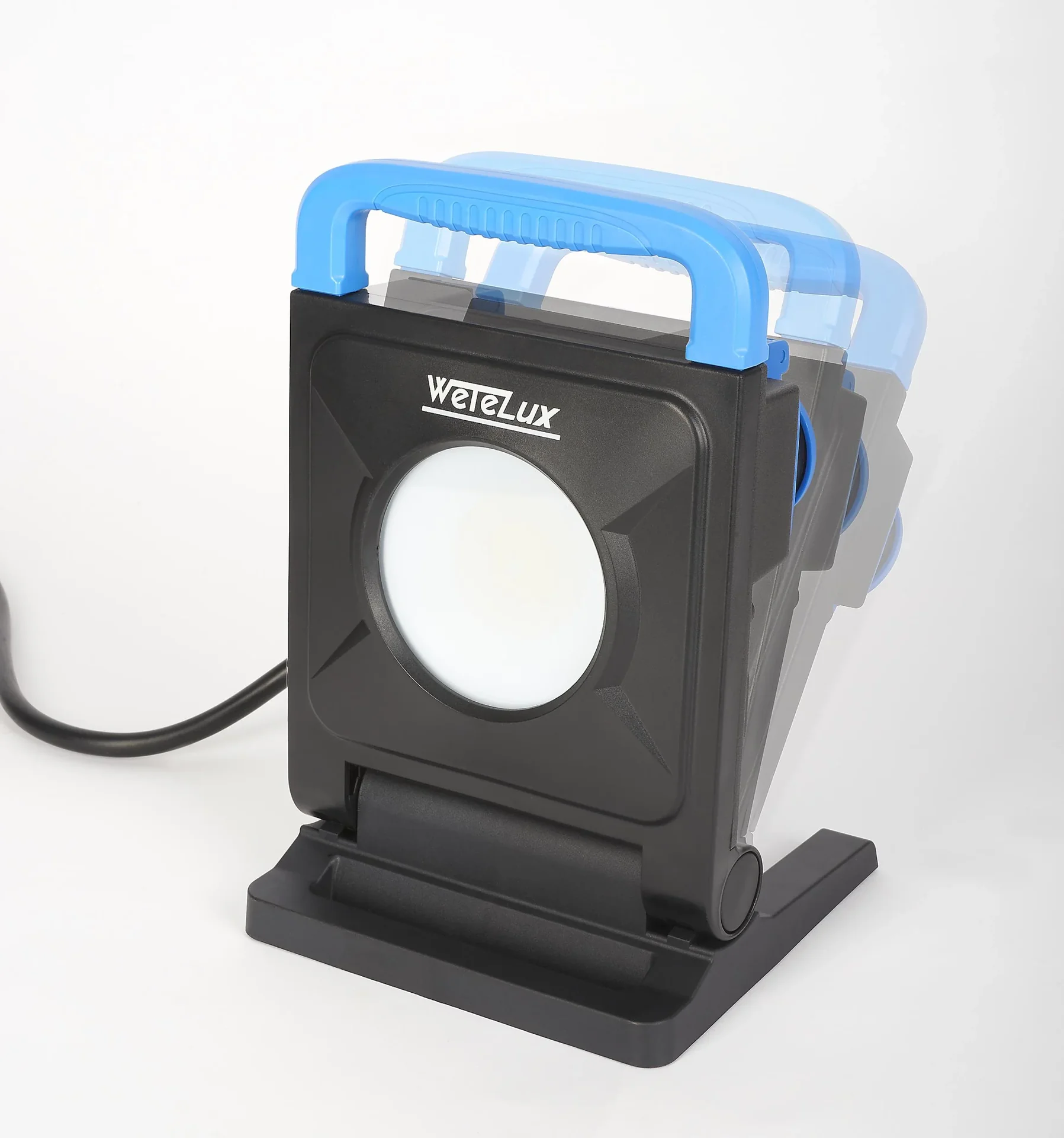 24 W LED Arbeitsleuchte mit 2 Steckdosen - 4