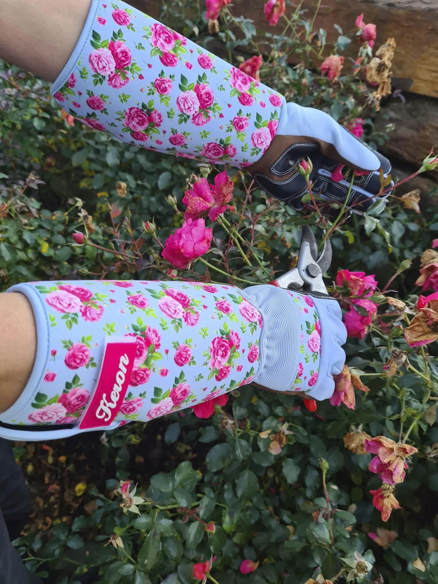 Rosenhandschuhe für Damen, Gr. 8/M, Rosen-Design, hellblau/pink, 1 Paar - 1