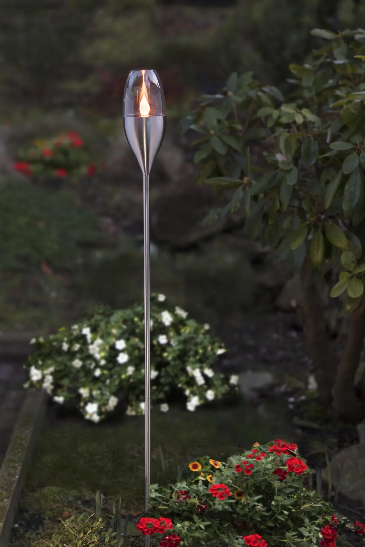 Solar Garten Stableuchte mit flackernder bernsteinfarbender LED, zusammensteckbar - 1