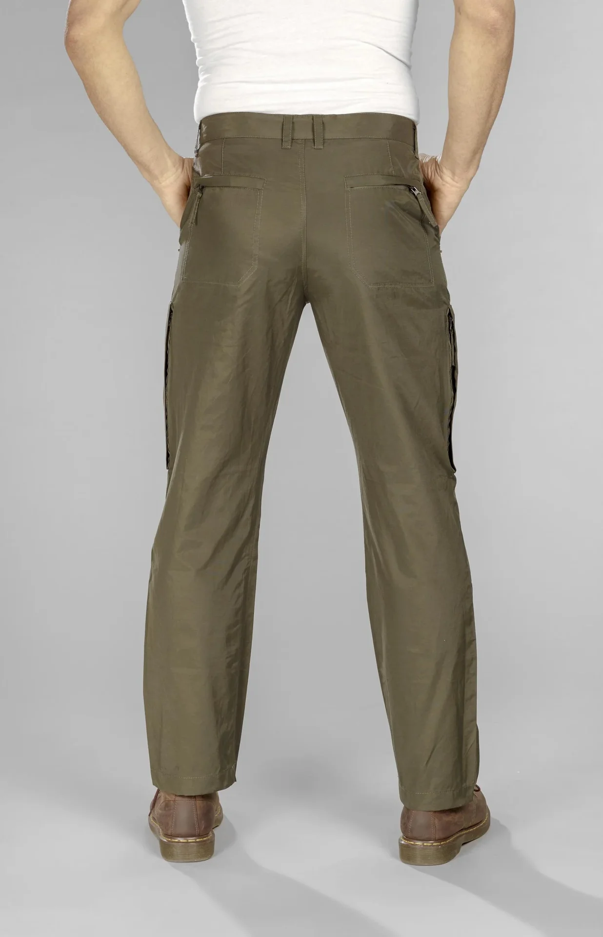 Outdoorhose, Gesäßtasche mit Reißverschluss, Farbe oliv, Gr.48 - 0