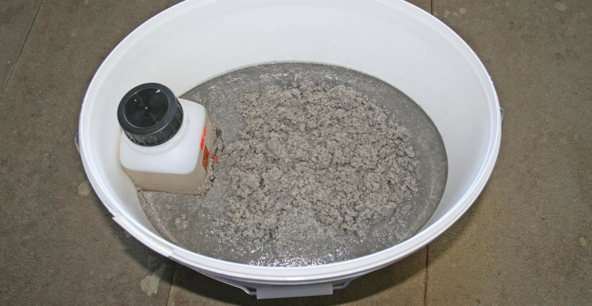 Zwei-Komponenten Epoxid-Saniermörtel - 4