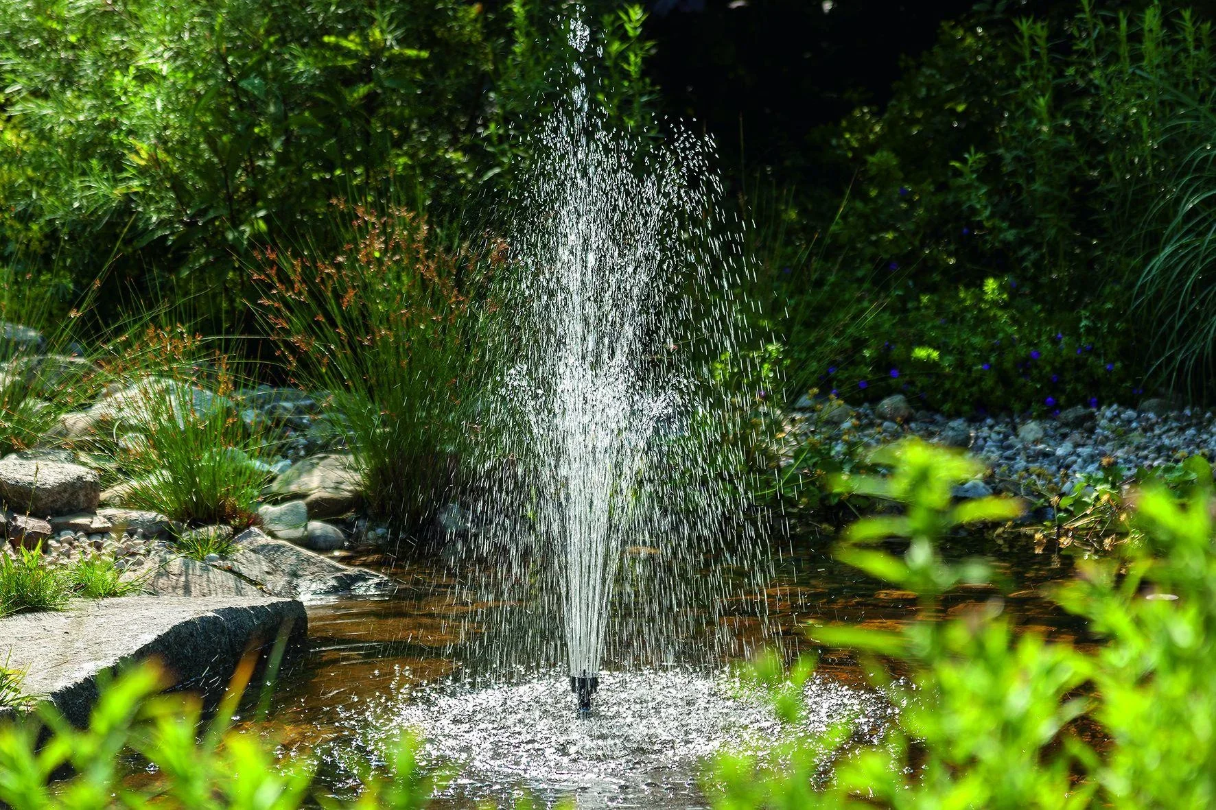 Wasserpumpe "Marino" mit Trockenlaufschutz, Sprinkler und Steigrohren, 2000l/h - 1