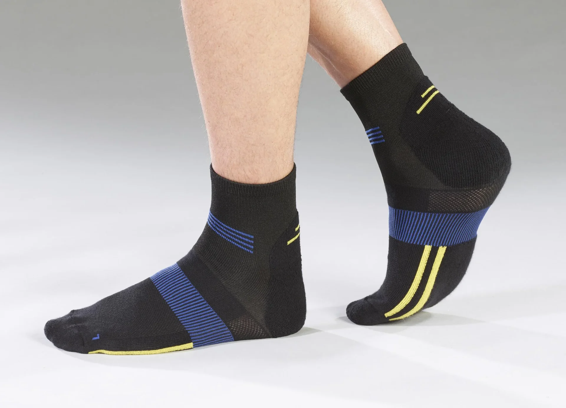 Socken, Farbe schwarz mit blau, Gr.39/42 - 2